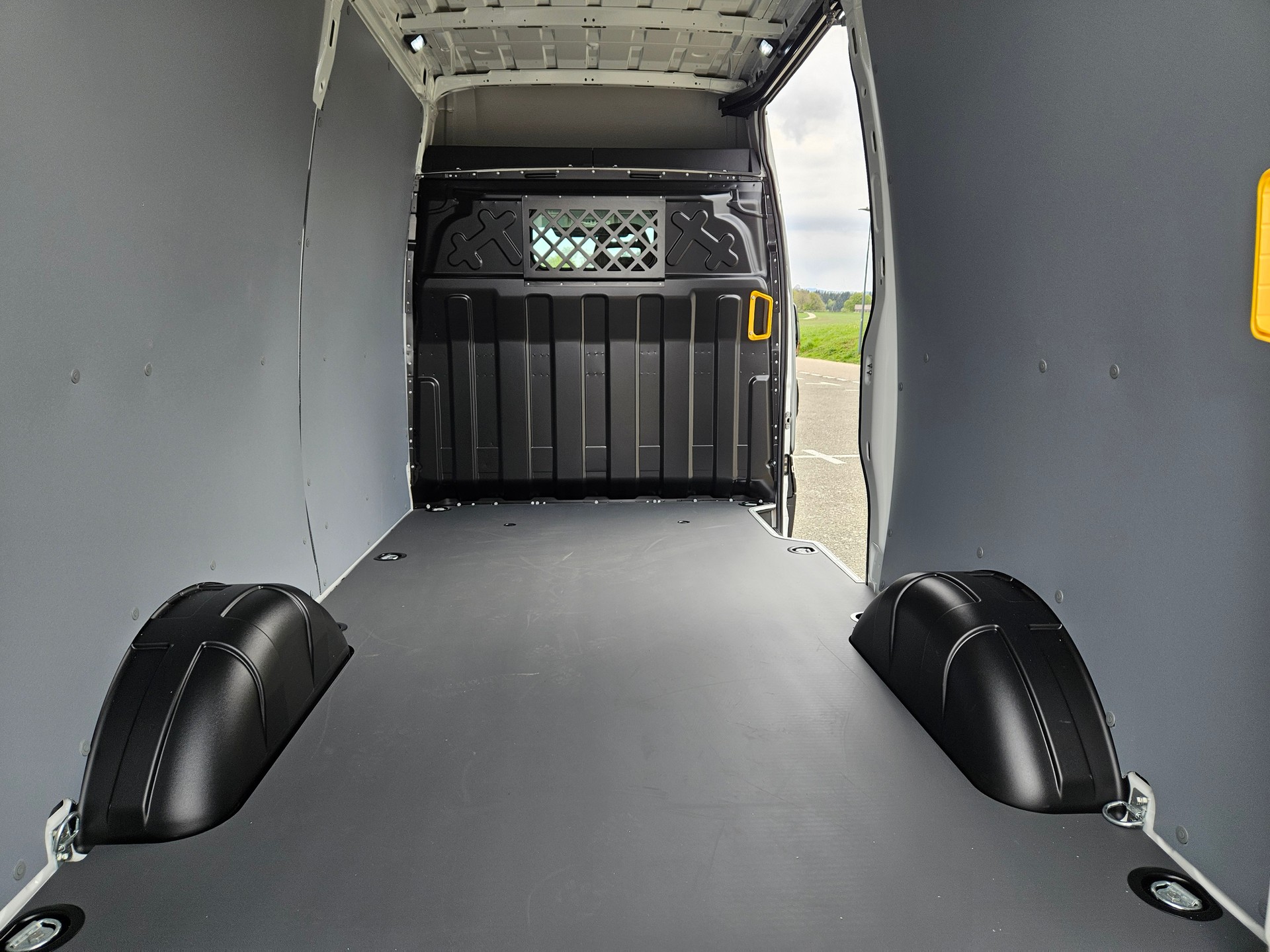 IVECO 35S16V kurz court AUTOMAT 156 ps-image-11