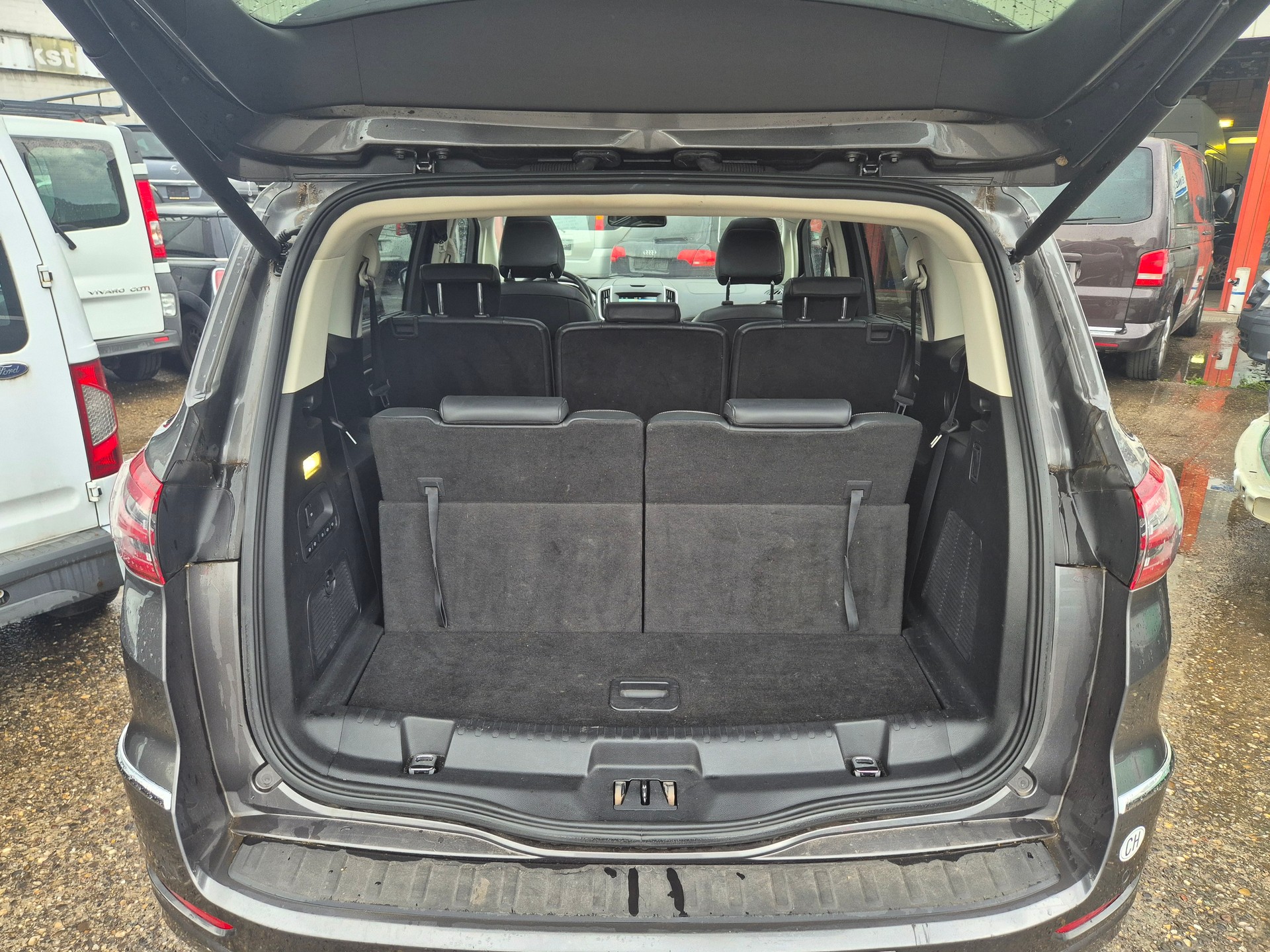 FORD S-Max 2.0 TDCi Vignale AWD PowerShift-image-6