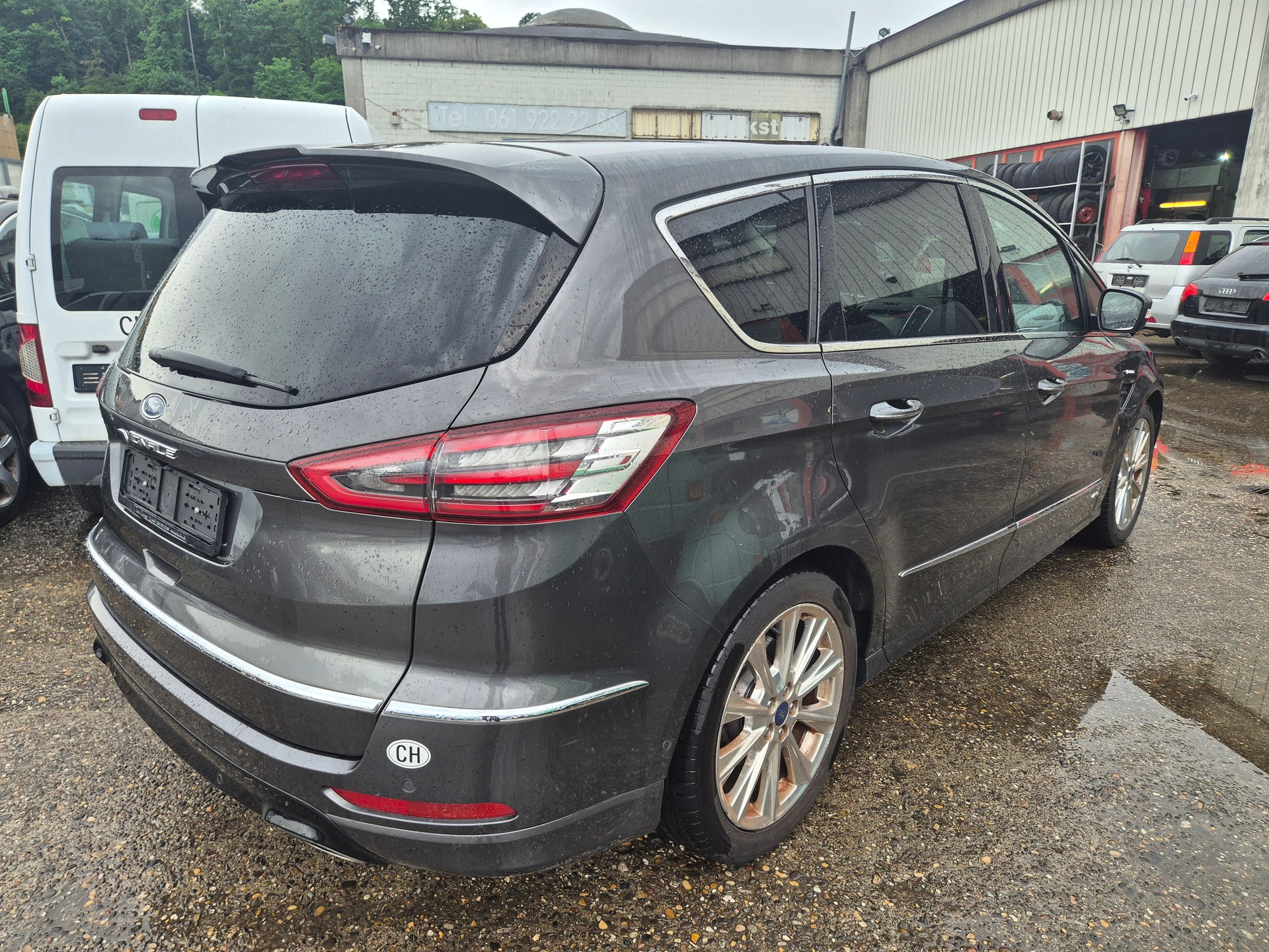 FORD S-Max 2.0 TDCi Vignale AWD PowerShift-image-3
