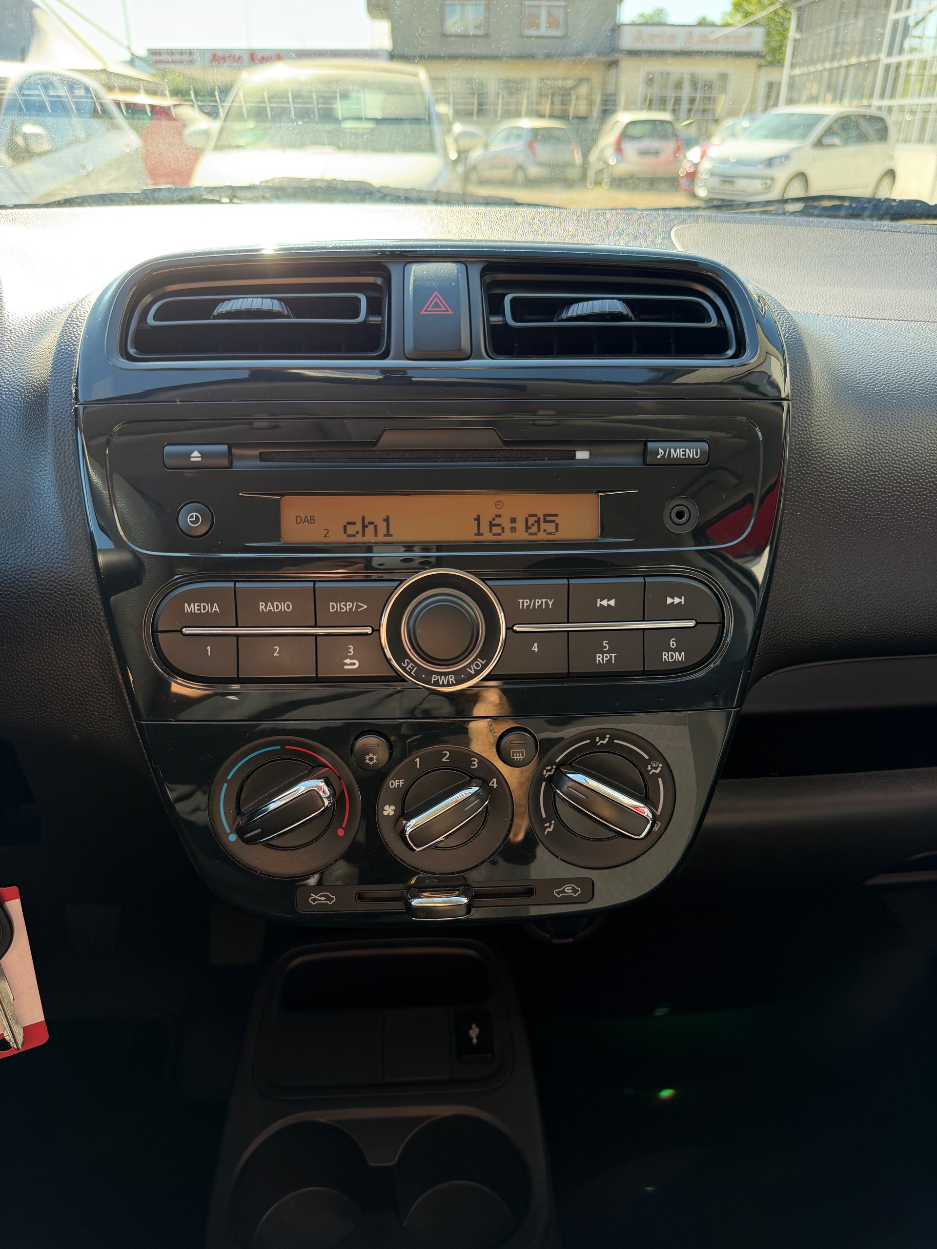 MITSUBISHI Space Star 1.0 Entry-image-13