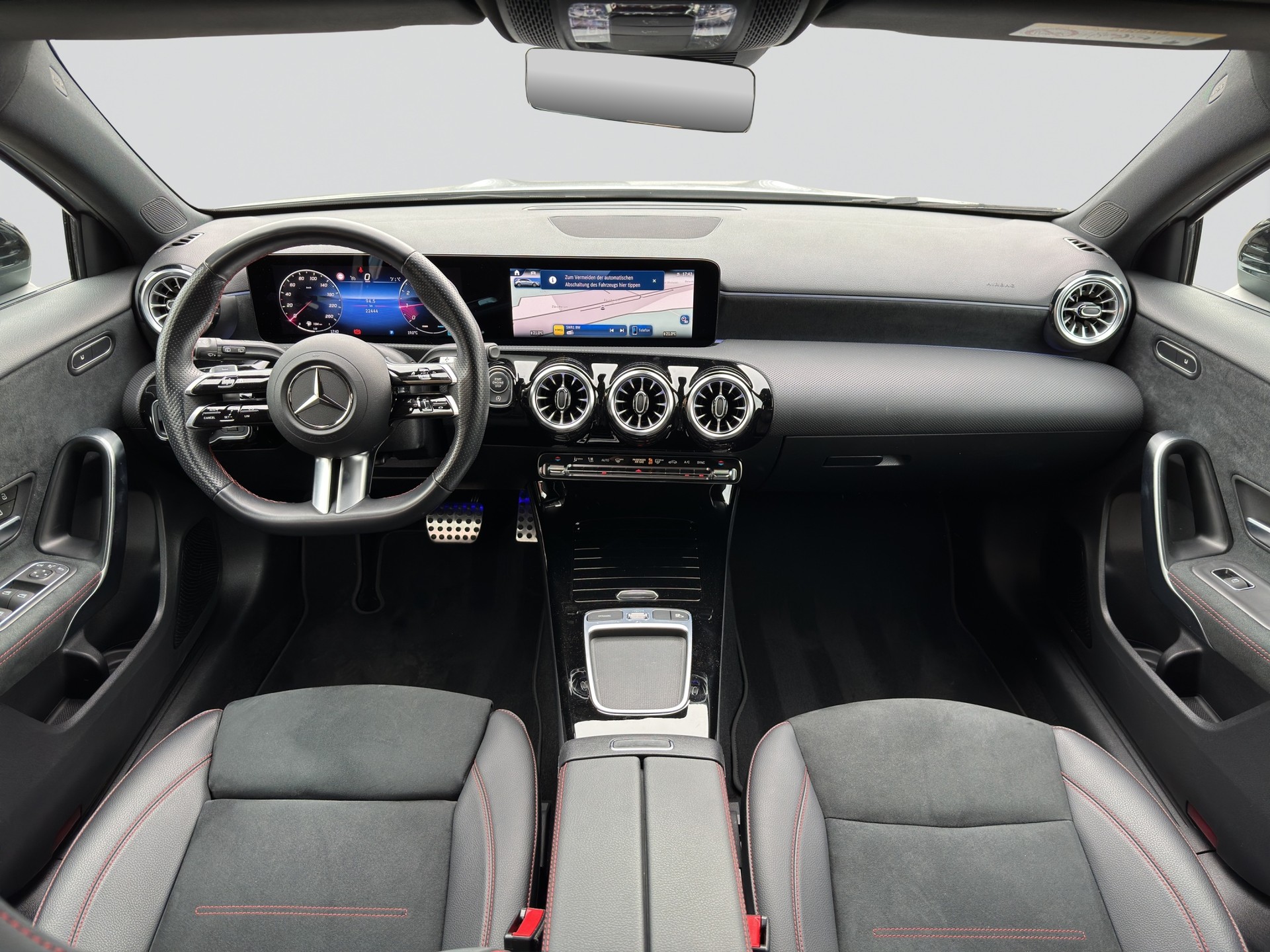 MERCEDES-BENZ A 200 AMG Night 7G-DCT-image-13