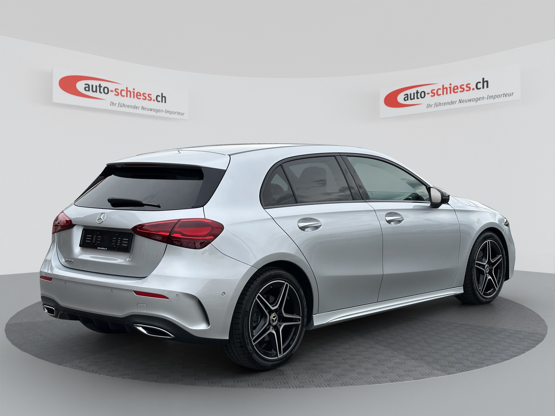 MERCEDES-BENZ A 200 AMG Night 7G-DCT-image-4