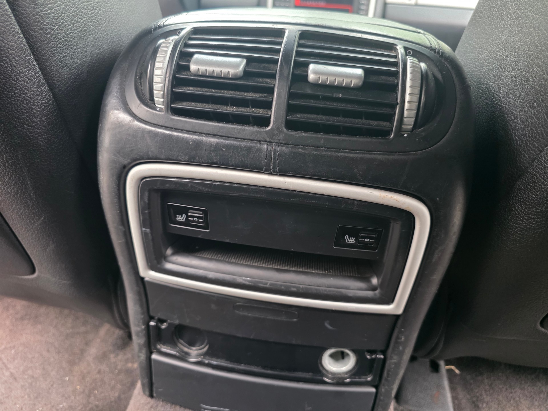 PORSCHE Cayenne Turbo-image-8