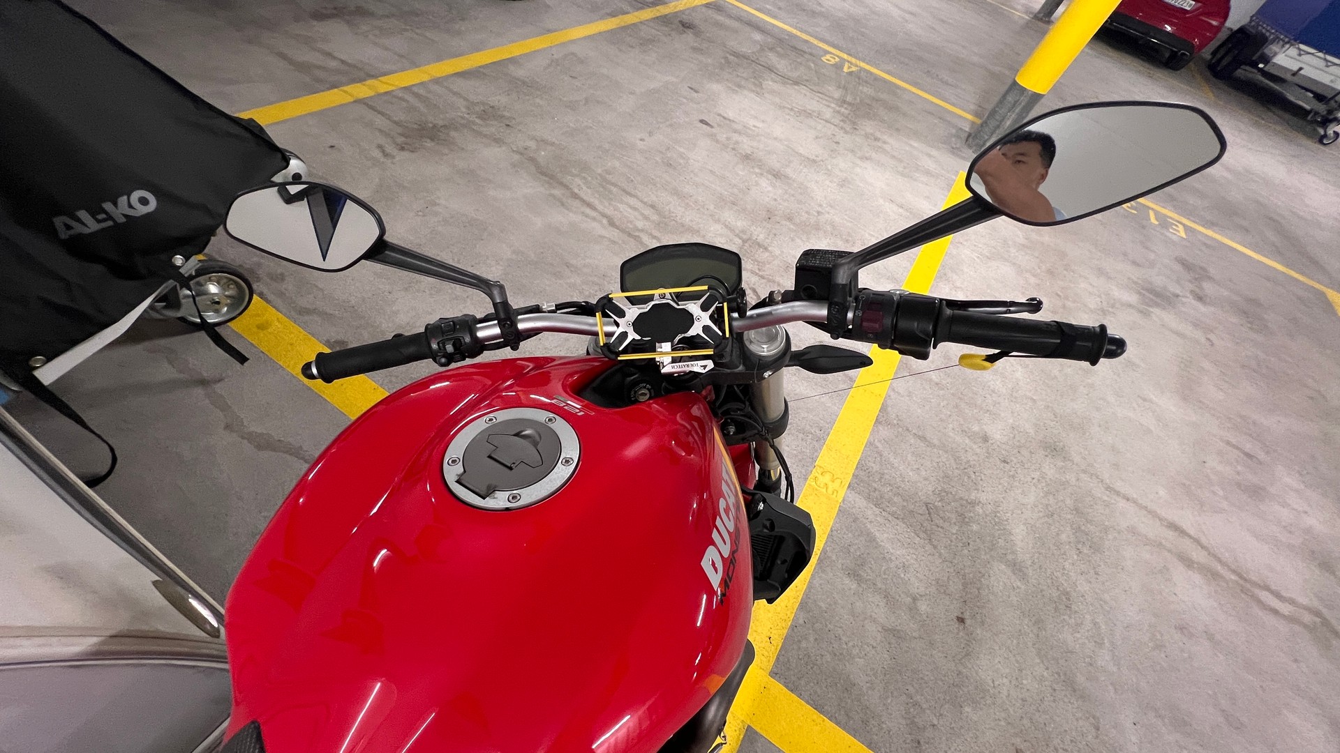 DUCATI MONSTER 821-image-2
