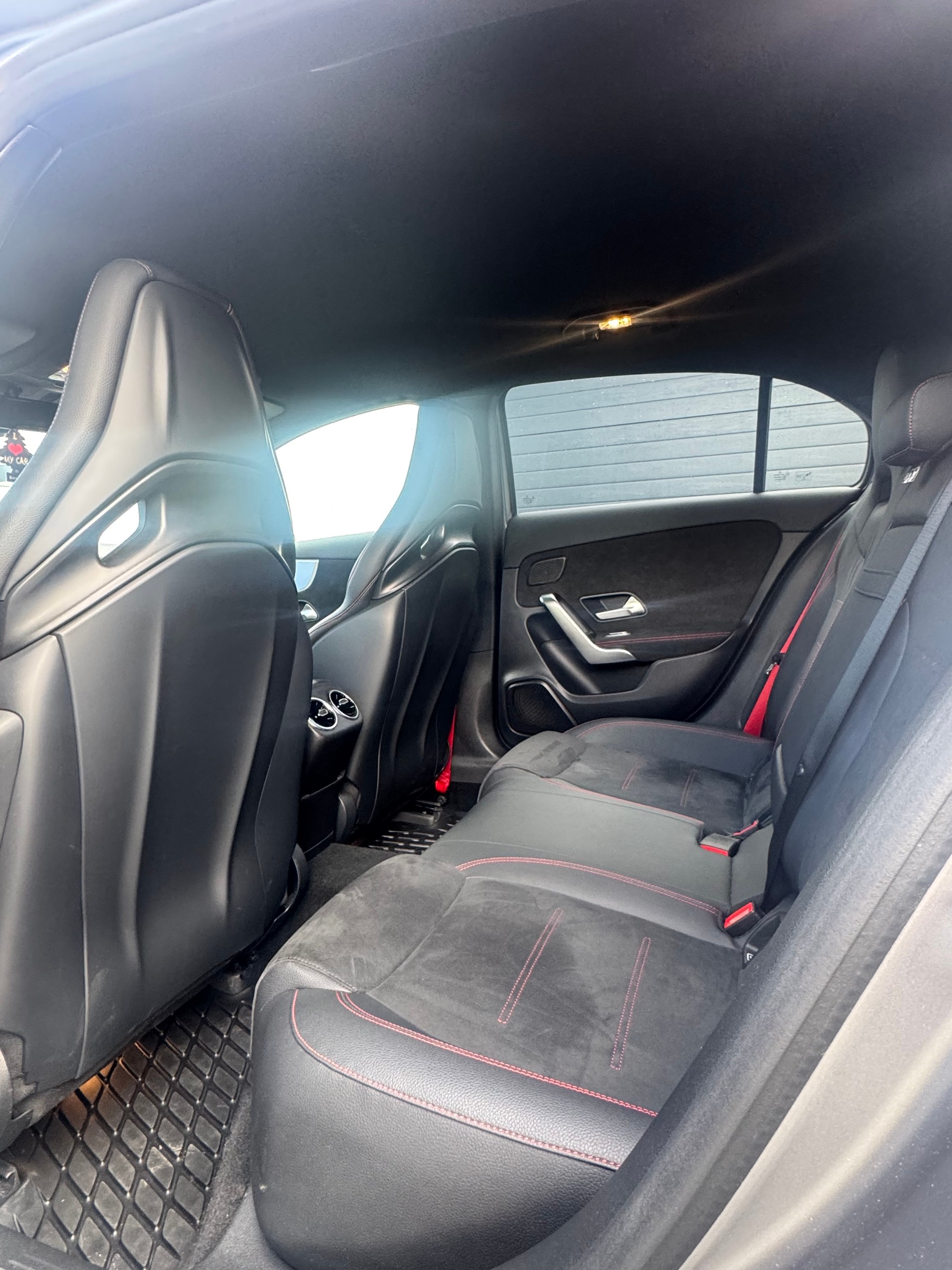 MERCEDES-BENZ A 45 S AMG 4Matic+ Speedshift-image-6