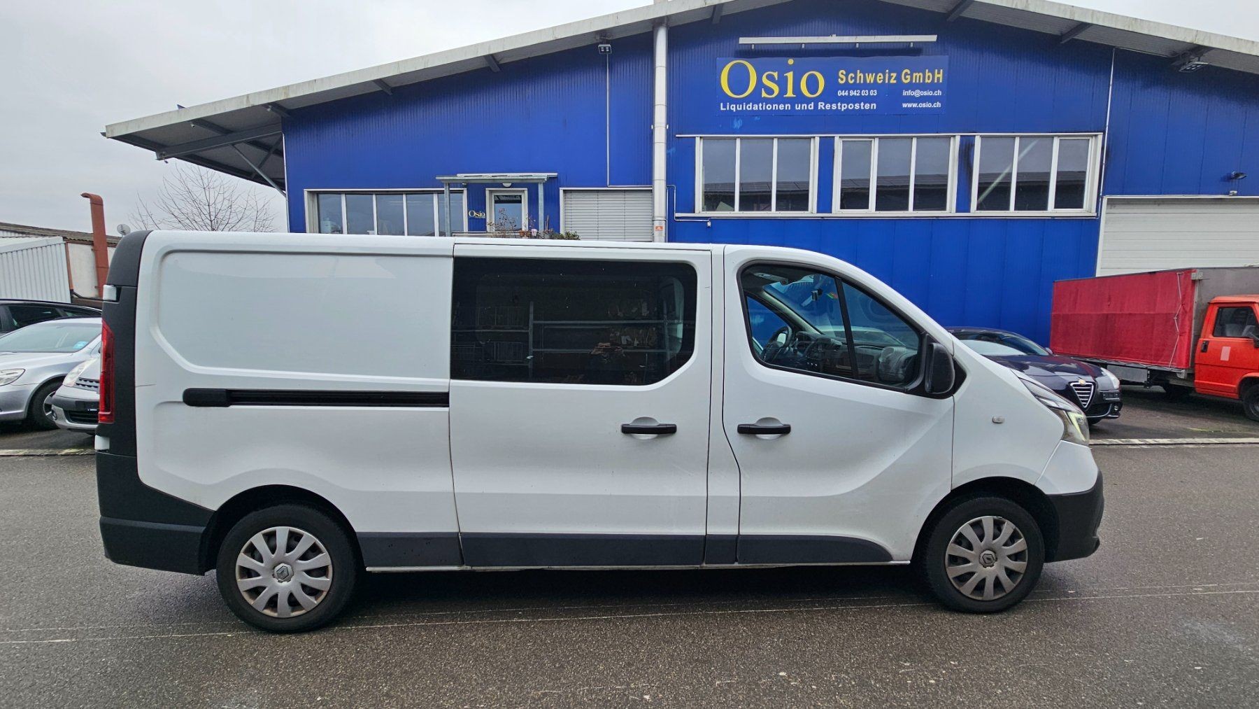 RENAULT Trafic 2.0 dCi 120 3.0t Access L2H1-image-2
