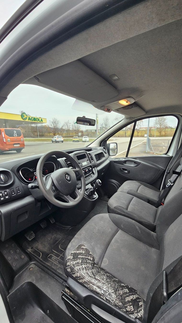 RENAULT Trafic 2.0 dCi 120 3.0t Access L2H1-image-7