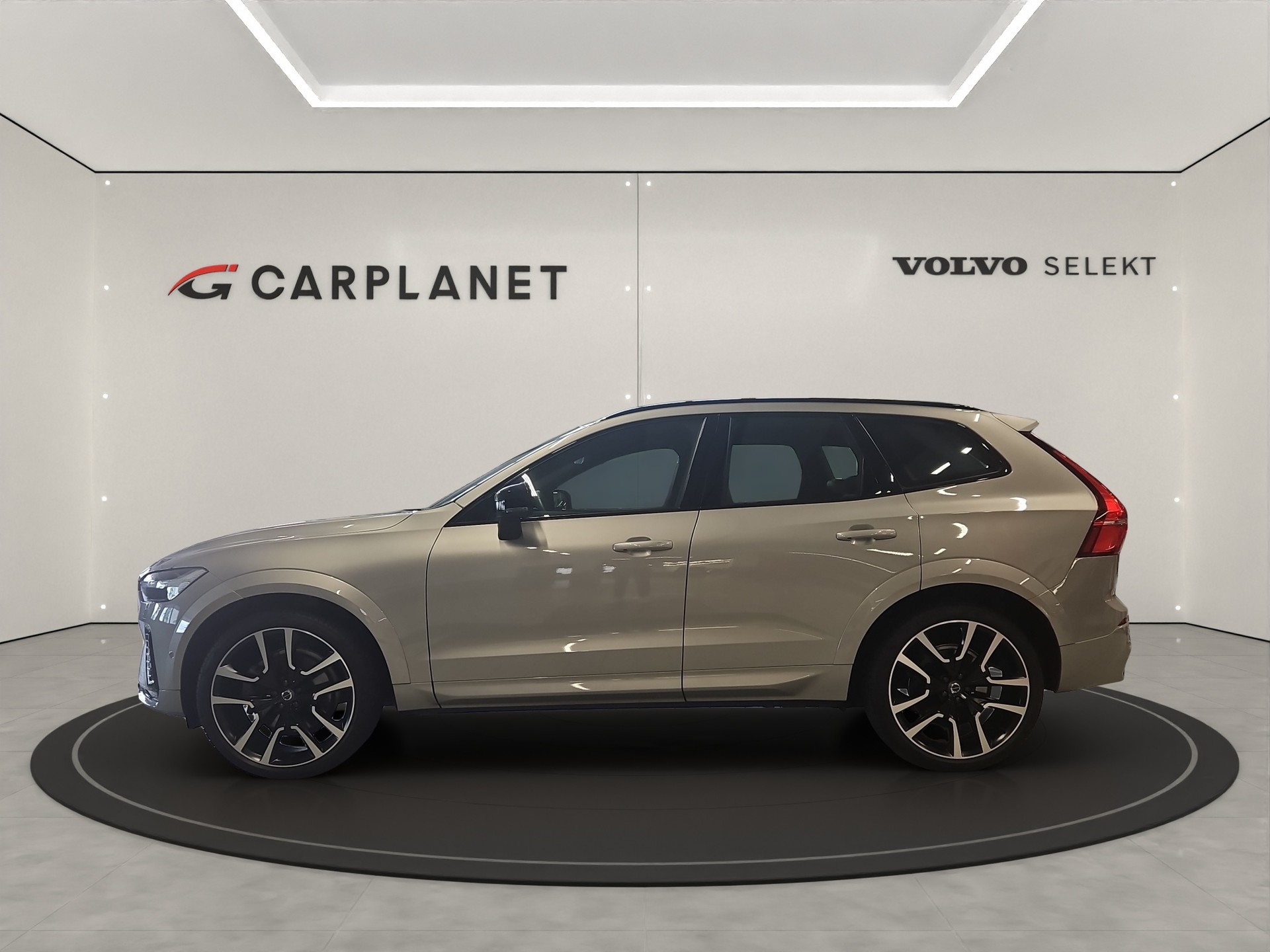 VOLVO XC60 2.0 B4 MH Ultimate Dark AWD-showroom-element-1