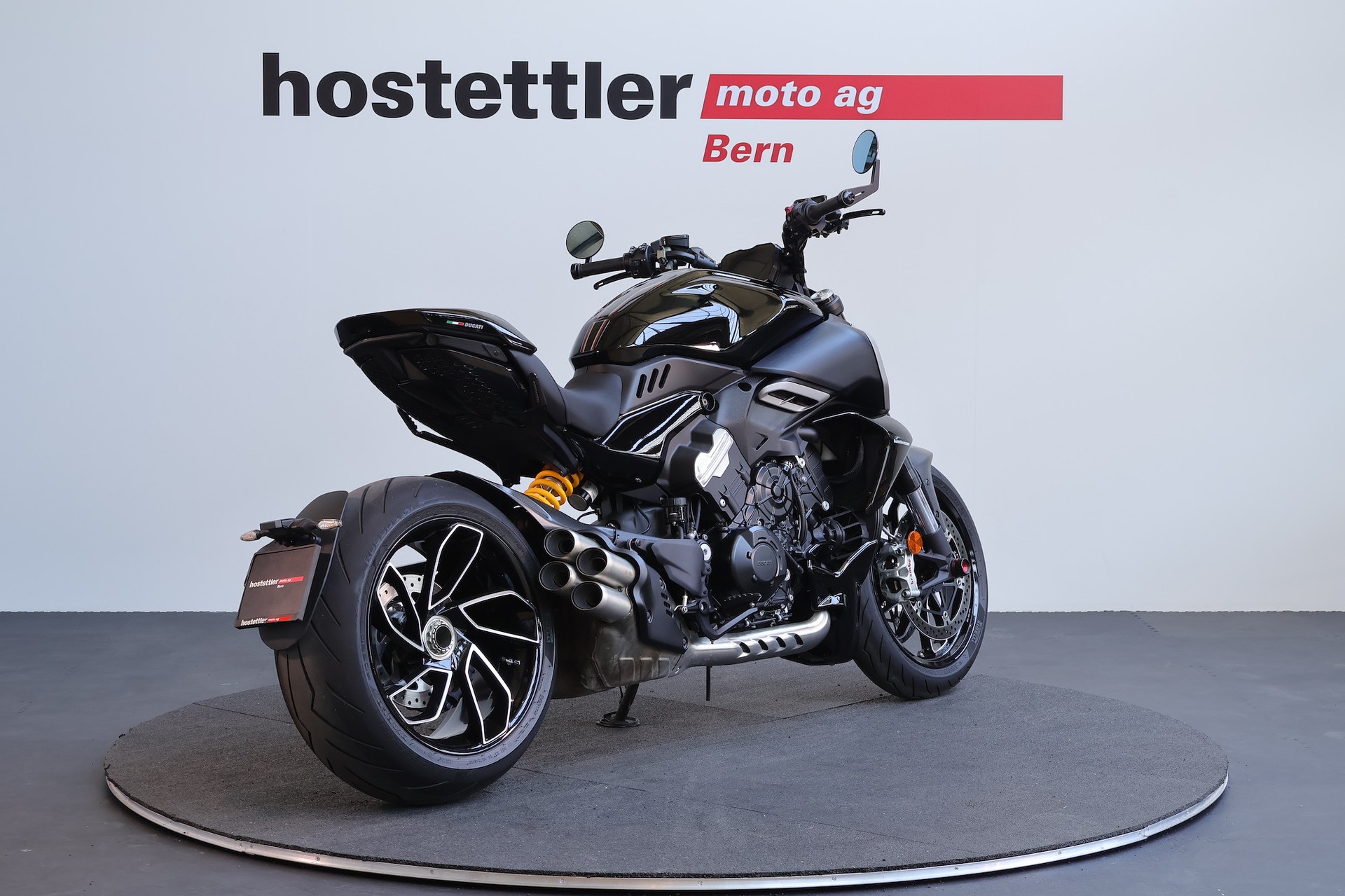 DUCATI Diavel V4-showroom-element-2