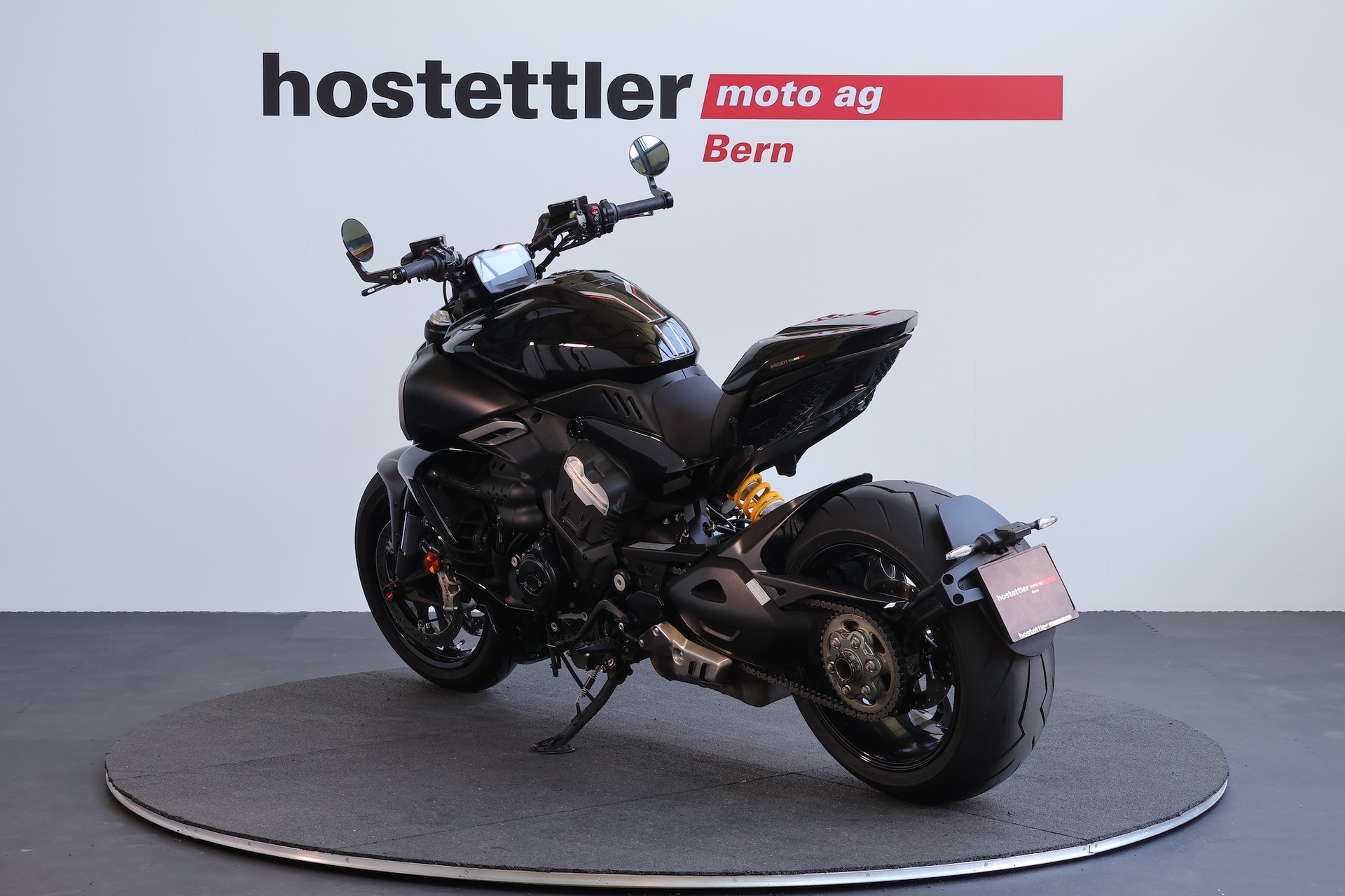 DUCATI Diavel V4-showroom-element-3