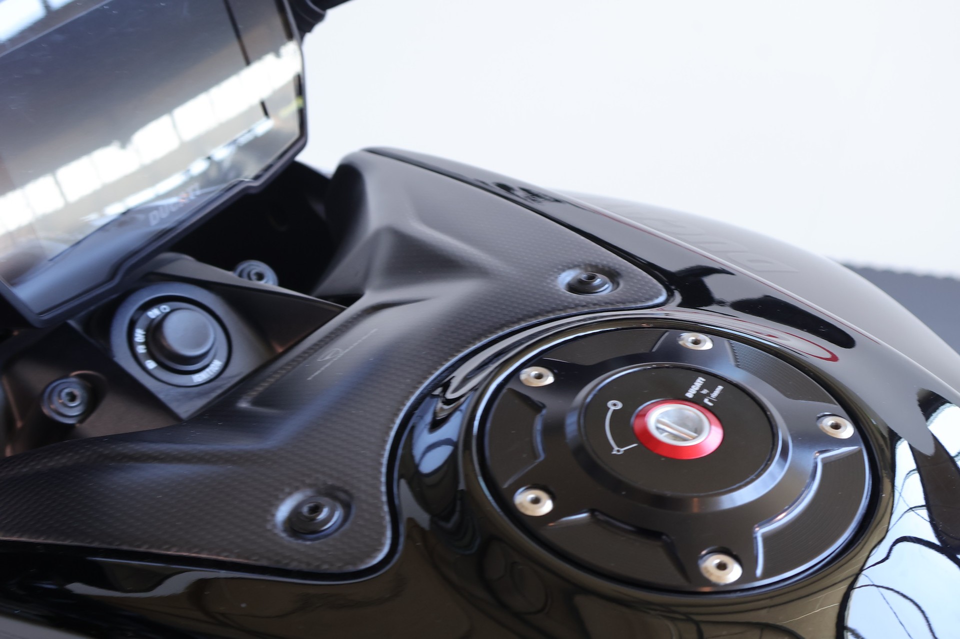 DUCATI Diavel V4-image-8