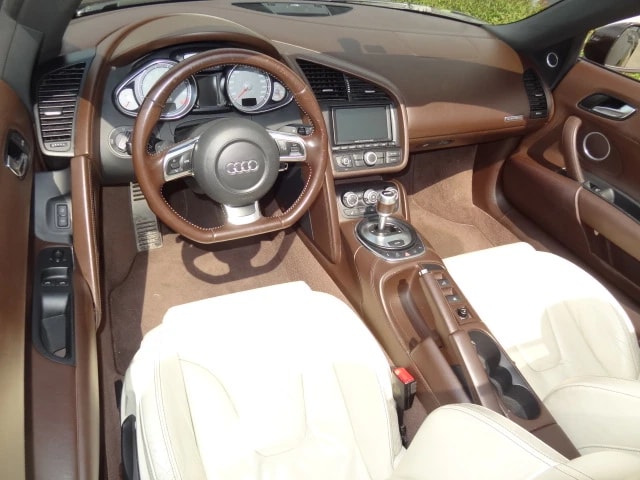 AUDI R8 Spyder 4.2 R-Tronic-image-9