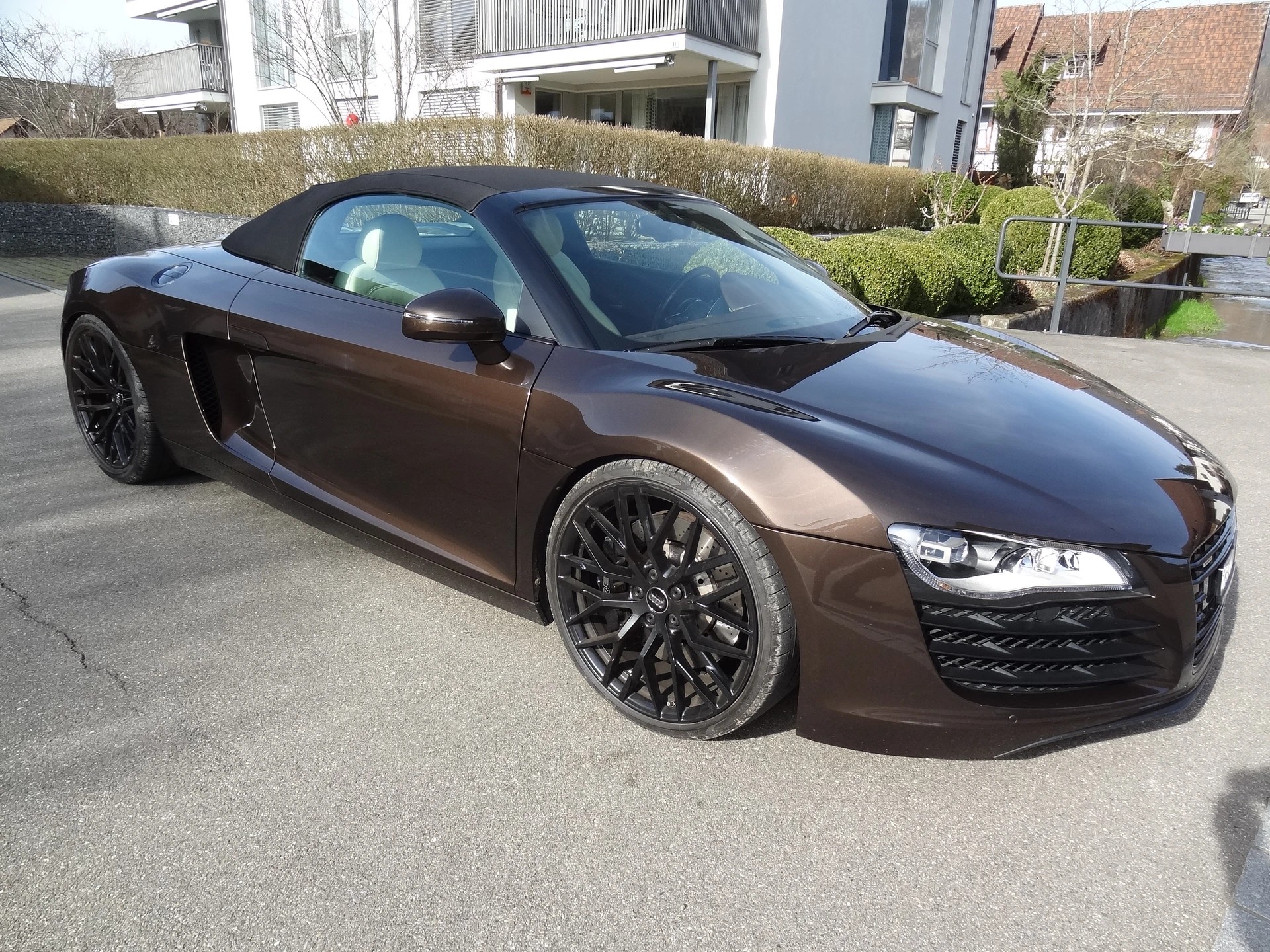 AUDI R8 Spyder 4.2 R-Tronic-image-5