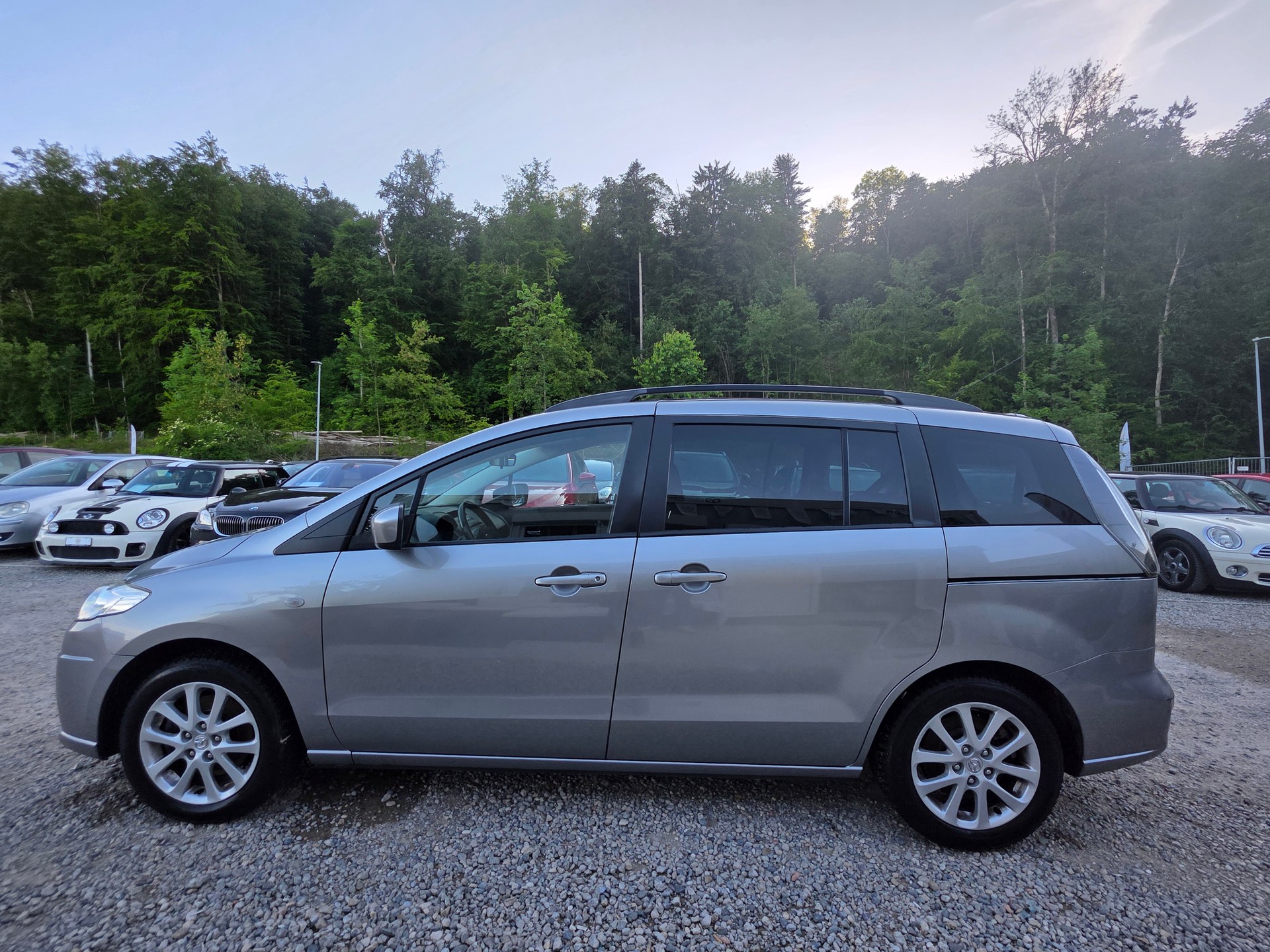 MAZDA 5 2.0 16V Confort / *** Frisch ab MFK / Frisch ab Service / Gratis Lieferung / 7-Platz ***-showroom-element-1