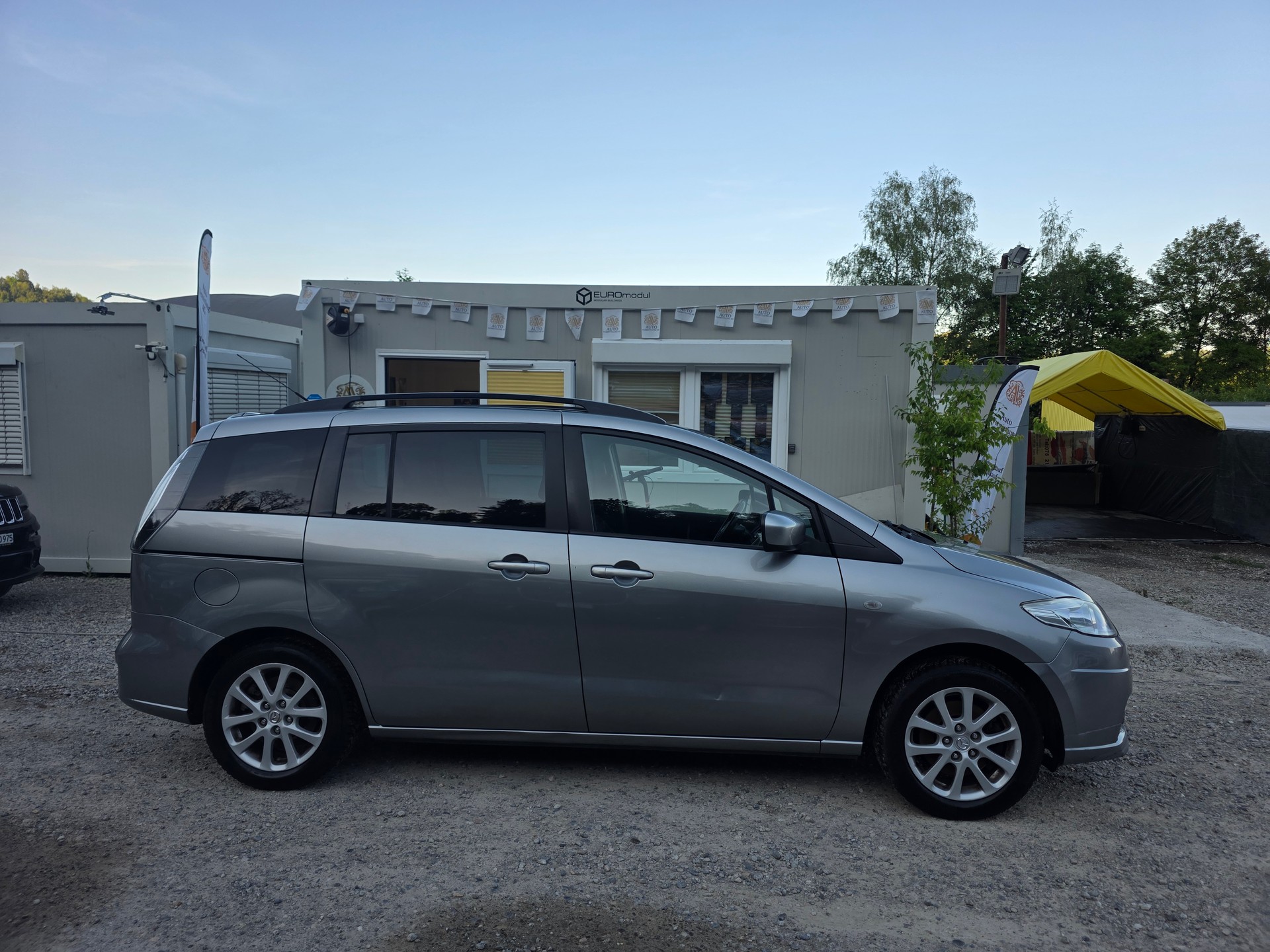 MAZDA 5 2.0 16V Confort / *** Frisch ab MFK / Frisch ab Service / Gratis Lieferung / 7-Platz ***-image-5