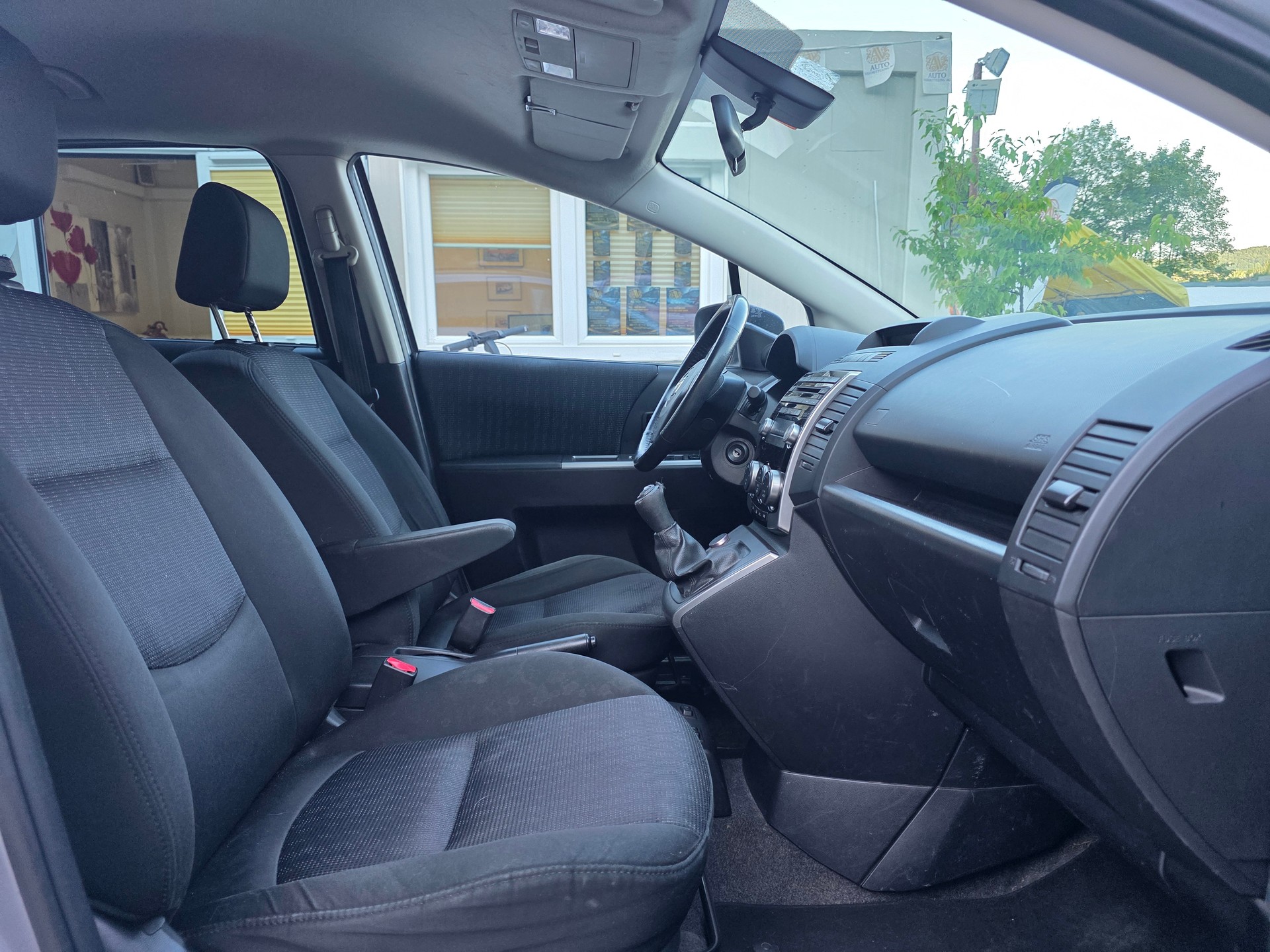 MAZDA 5 2.0 16V Confort / *** Frisch ab MFK / Frisch ab Service / Gratis Lieferung / 7-Platz ***-image-17