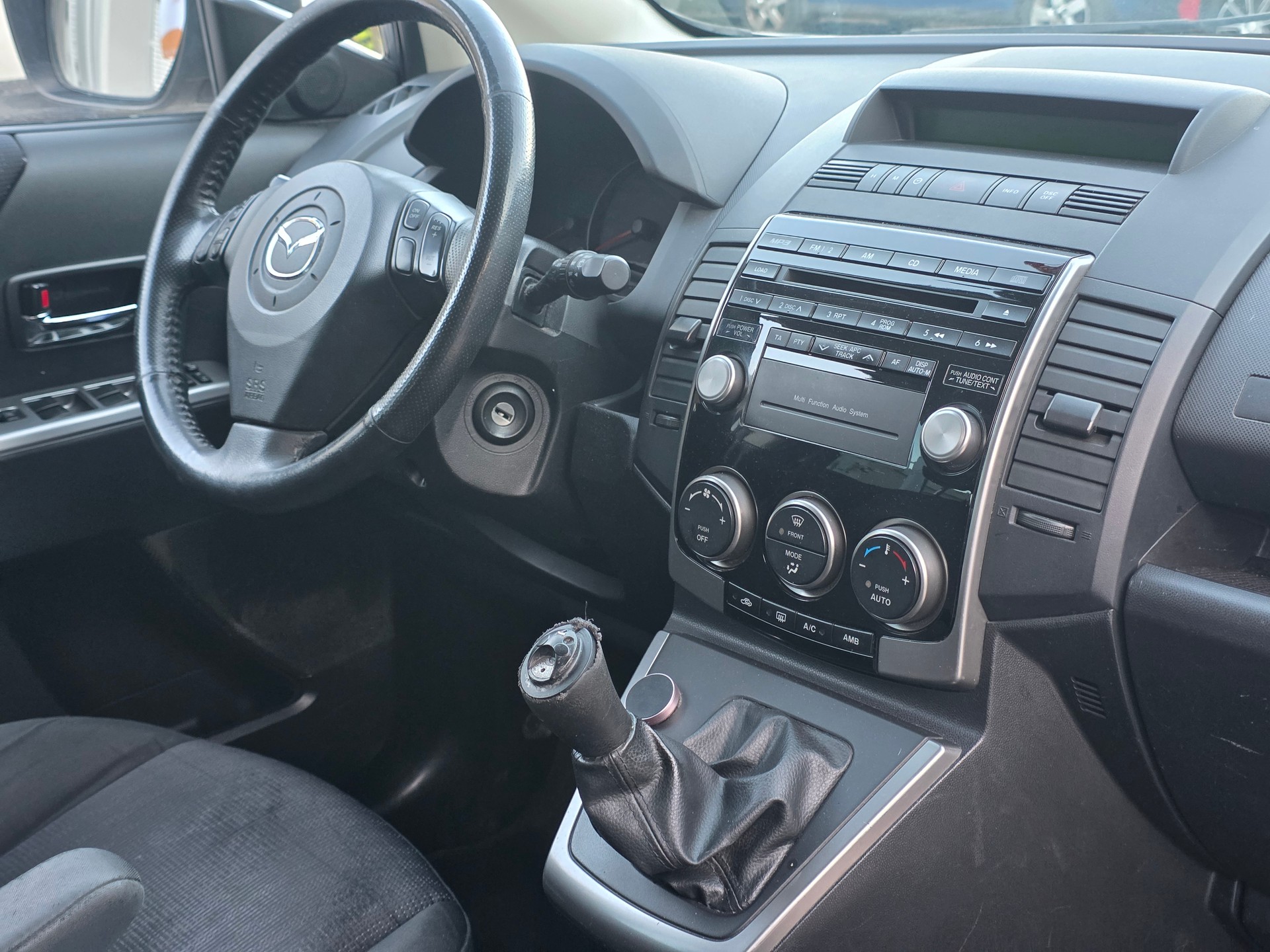 MAZDA 5 2.0 16V Confort / *** Frisch ab MFK / Frisch ab Service / Gratis Lieferung / 7-Platz ***-image-18