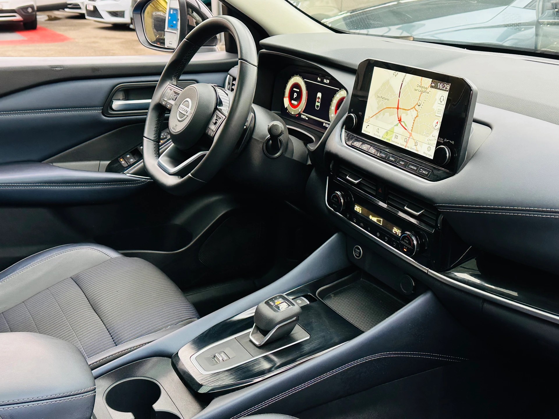NISSAN Qashqai 1.3 DIG-T MHEV N-Connecta Xtronic-image-14