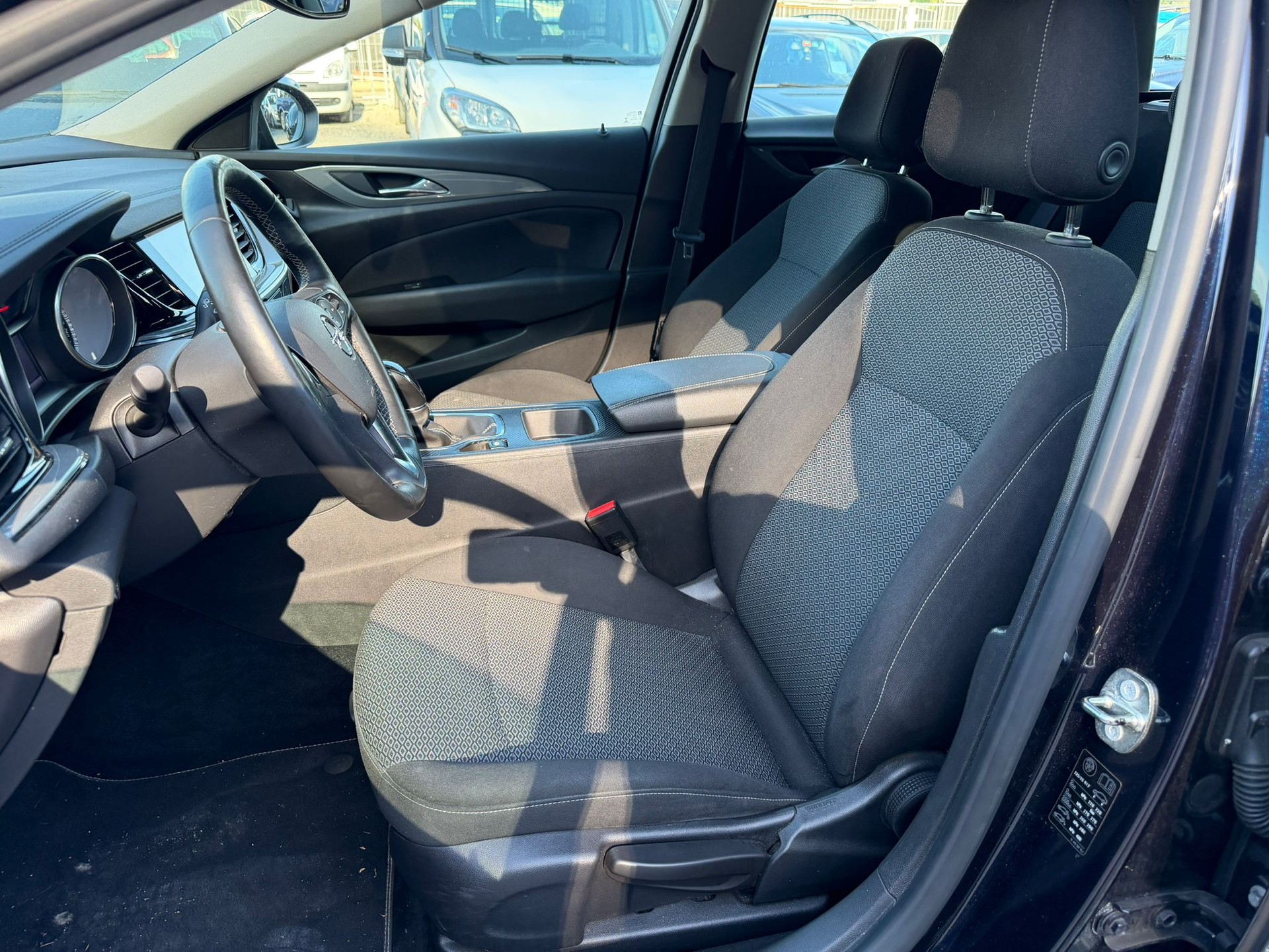 OPEL Insignia 2.0 CDTI Sports Tourer Edition-image-11