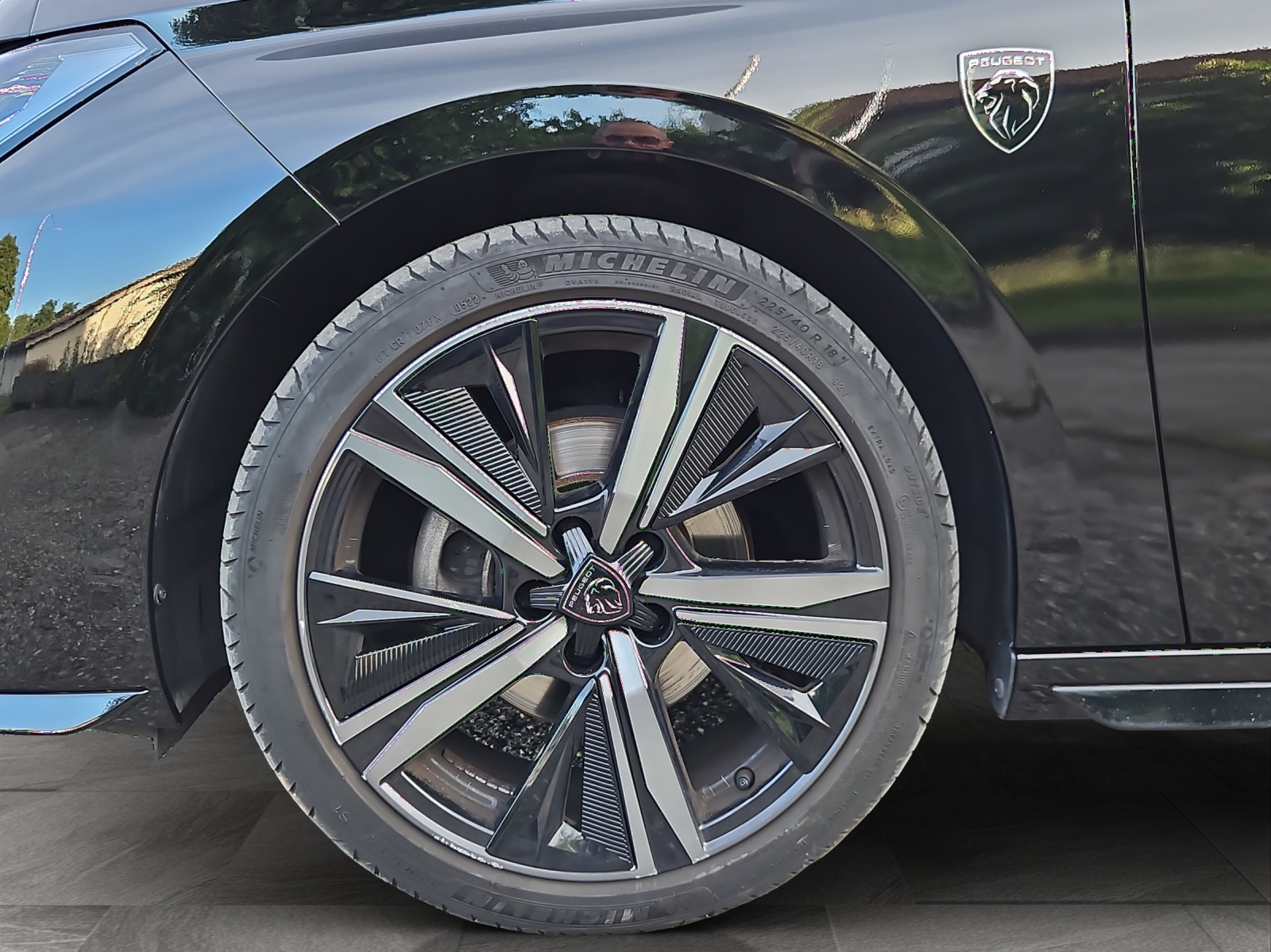 PEUGEOT 308 1.2 Pure Tech GT EAT8-image-3