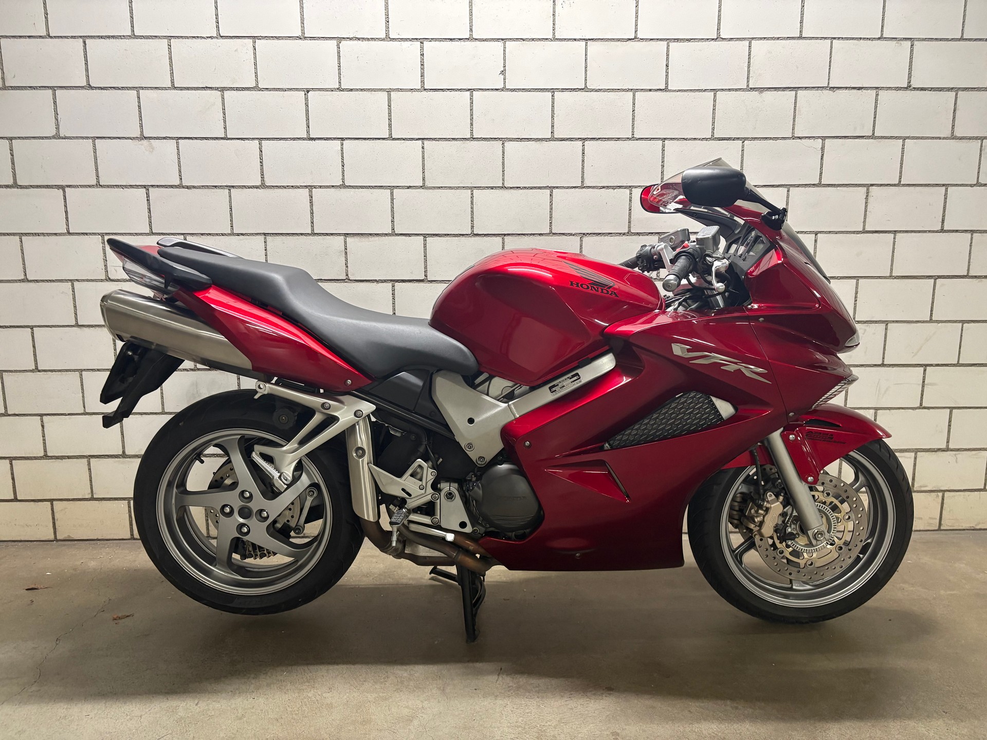HONDA VFR 800 FI ABS-image-1
