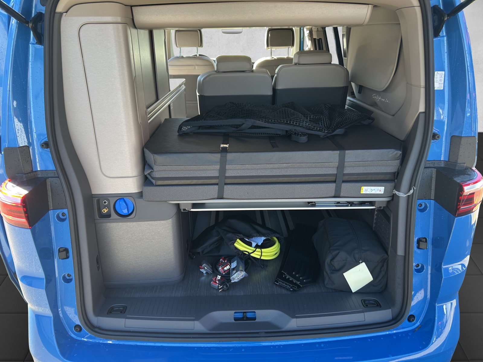 VW California eHybrid Ocean 4Motion-image-8