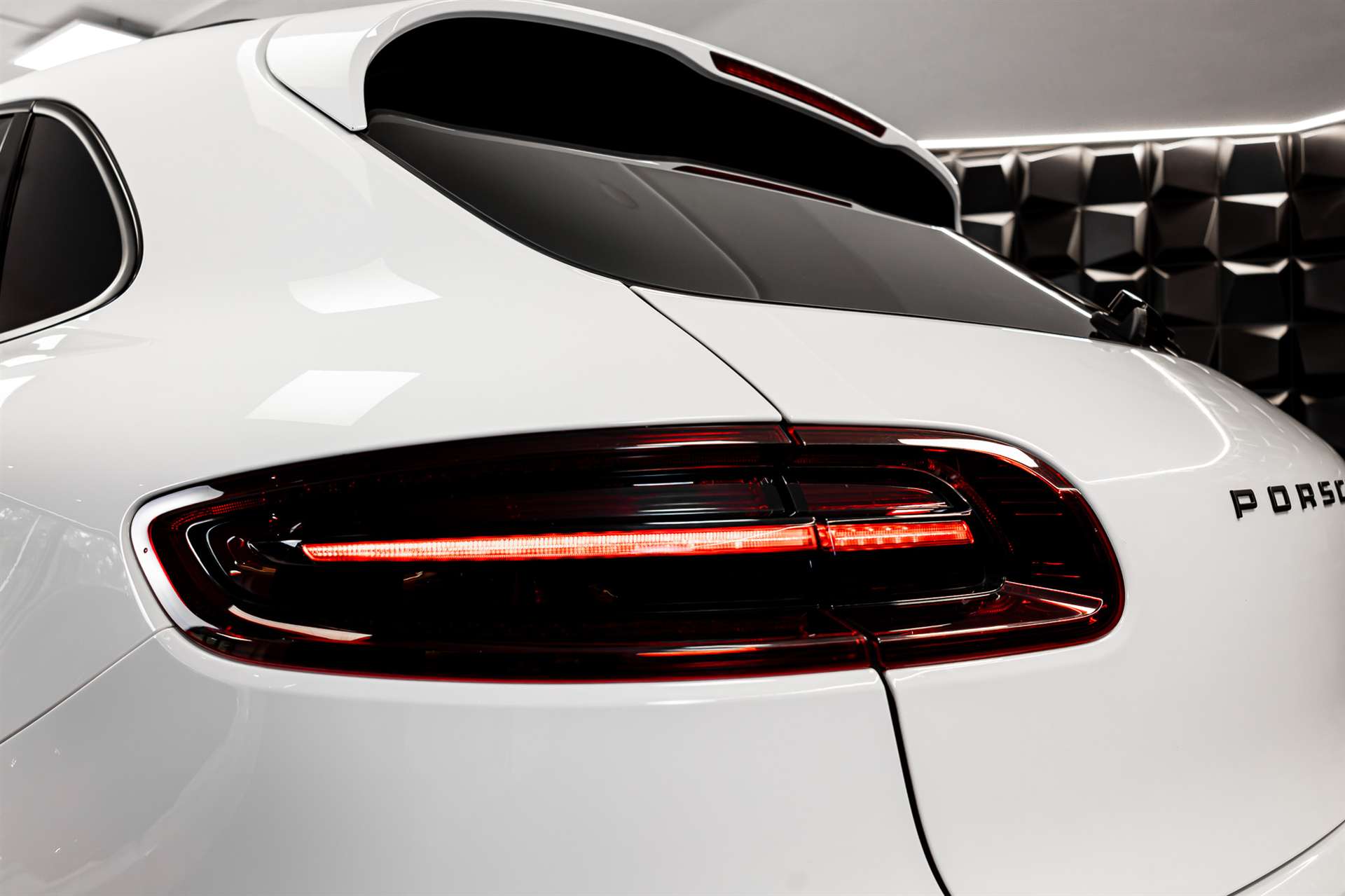 PORSCHE Macan S PDK-image-31
