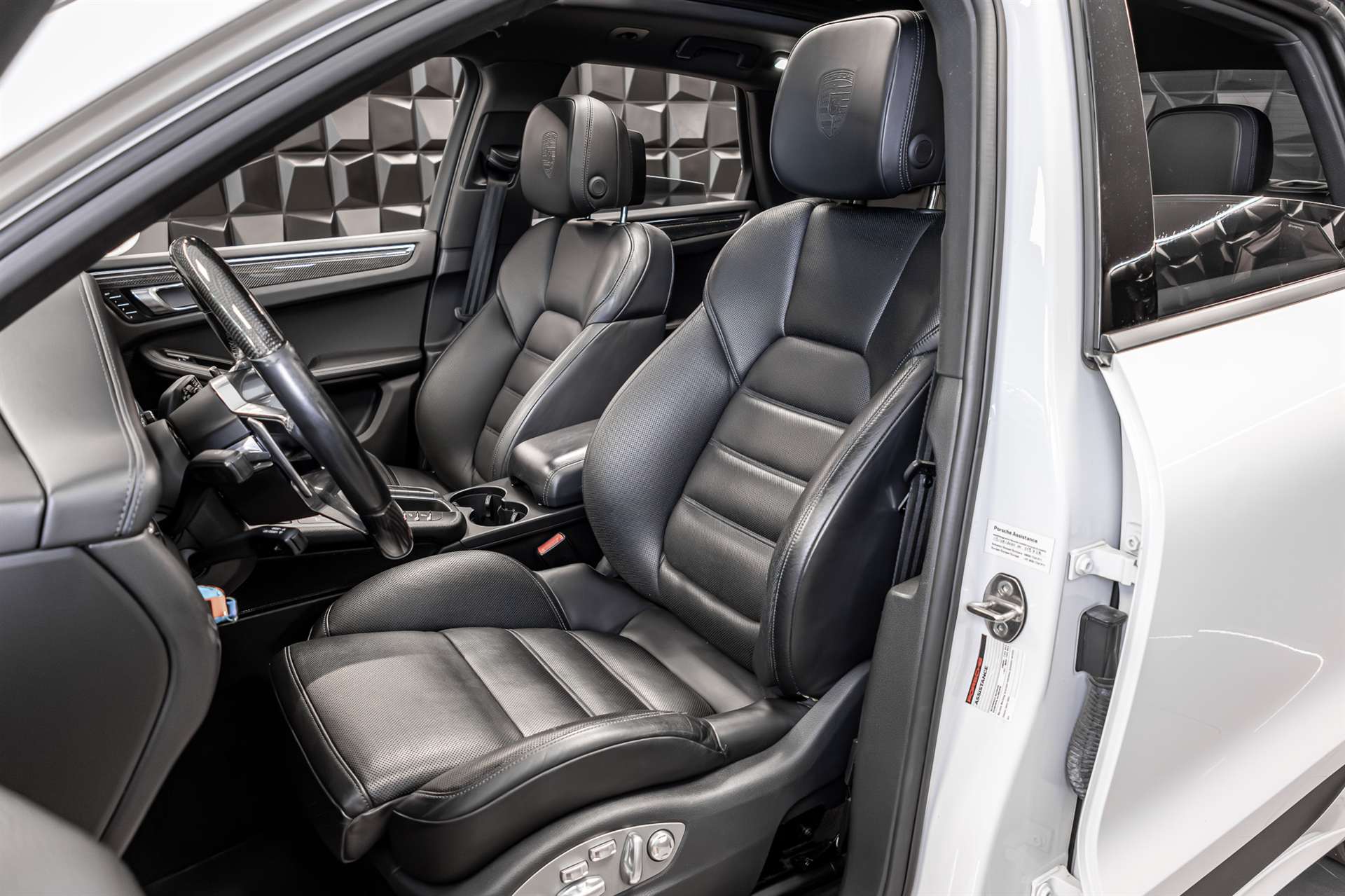 PORSCHE Macan S PDK-image-16
