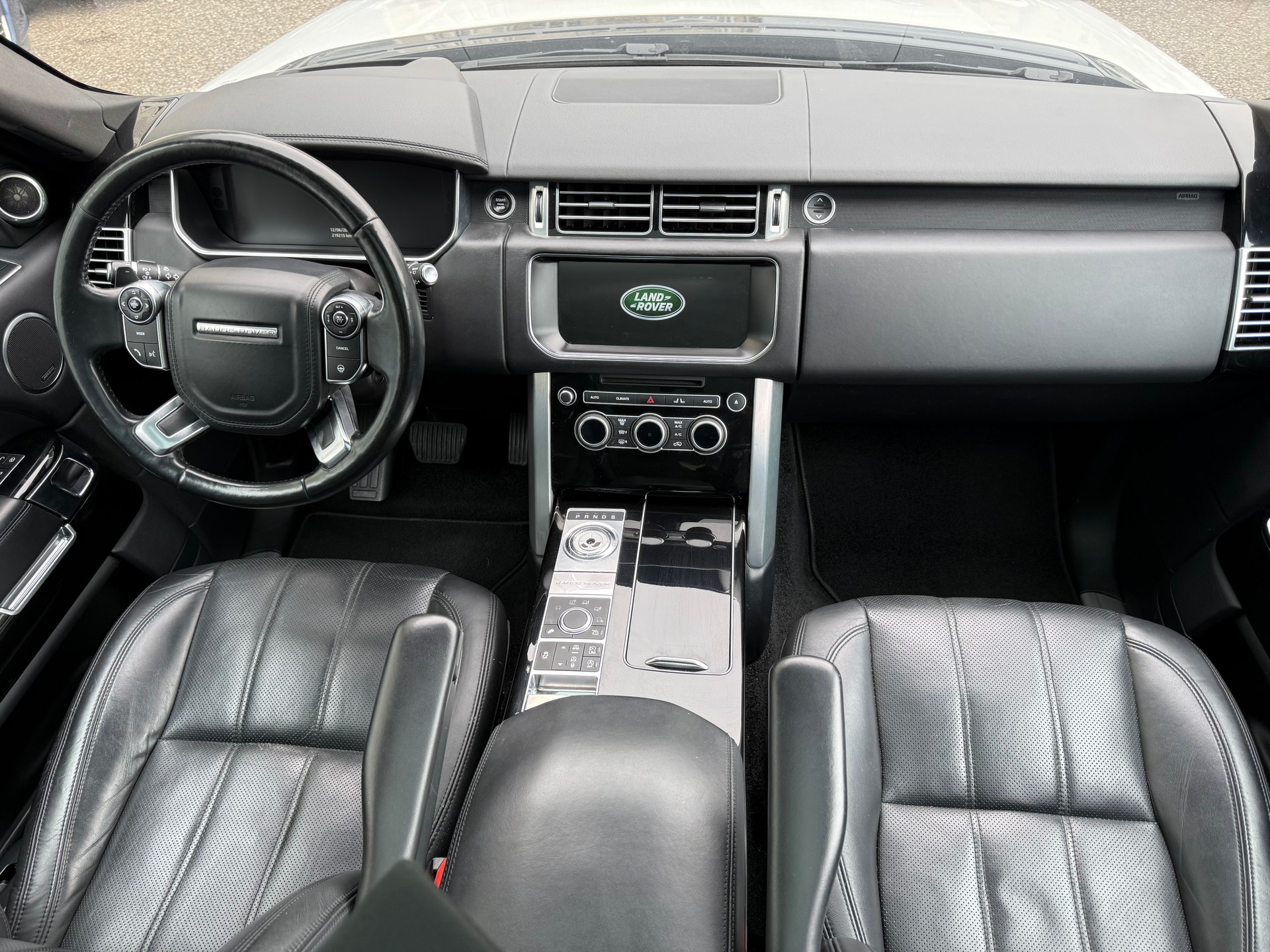 LAND ROVER Range Rover 3.0 TDV6 Vogue Automatic-image-6