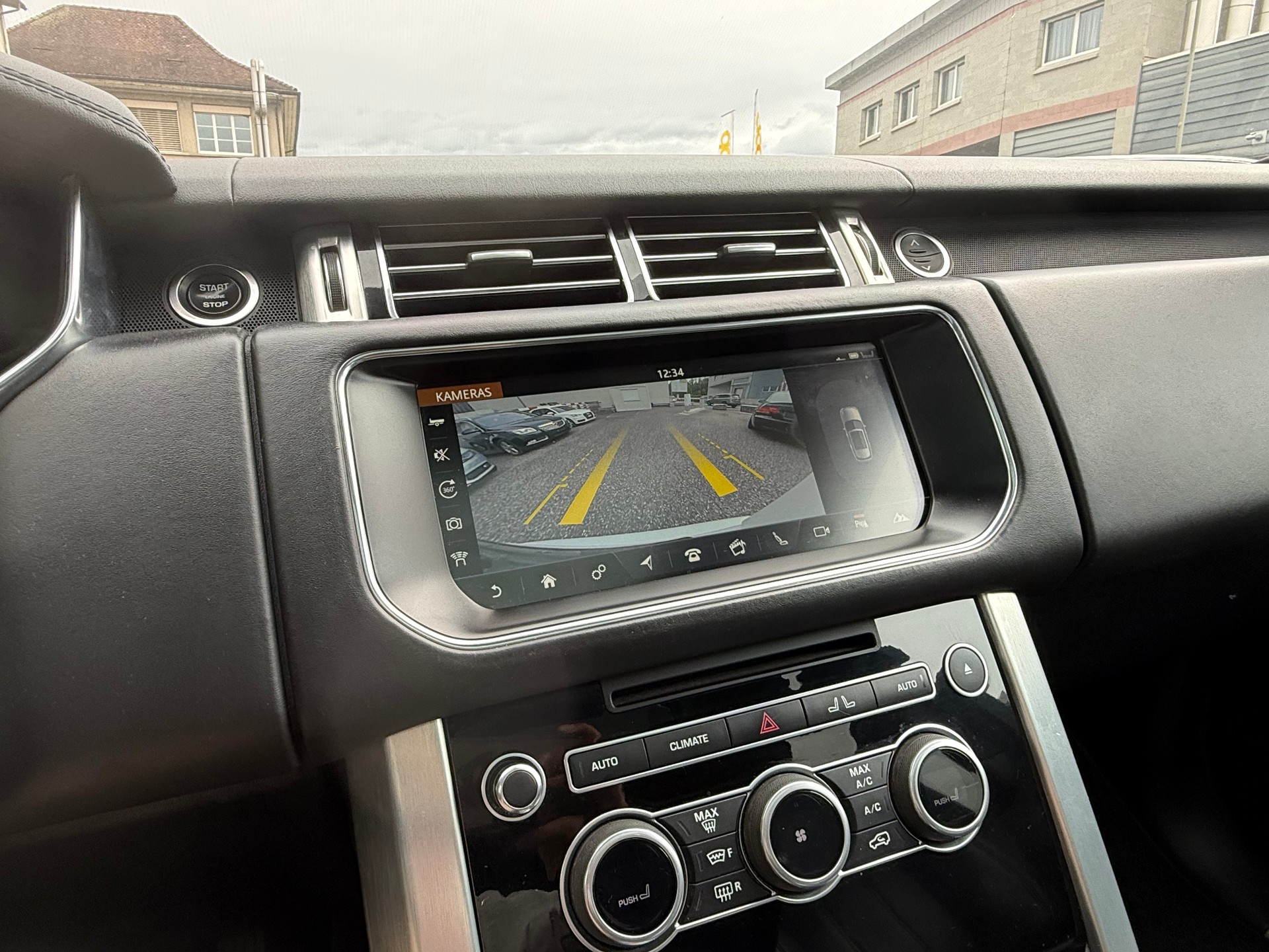 LAND ROVER Range Rover 3.0 TDV6 Vogue Automatic-image-12