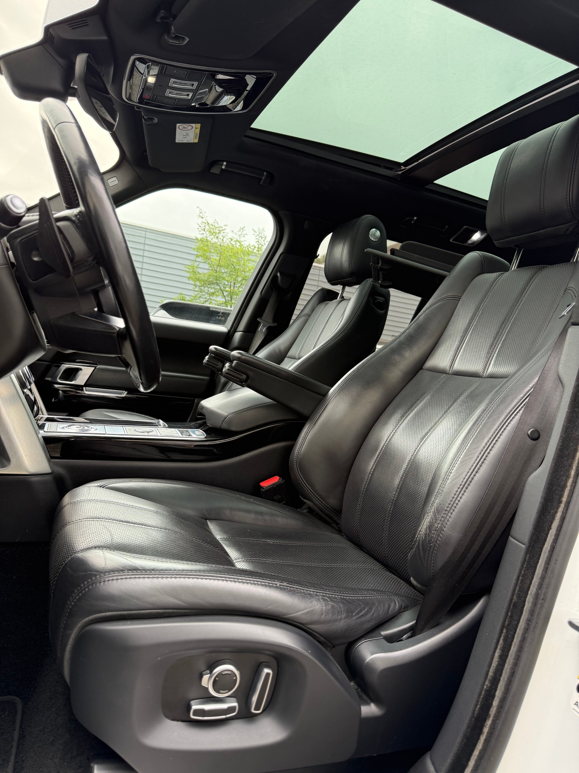 LAND ROVER Range Rover 3.0 TDV6 Vogue Automatic-image-7