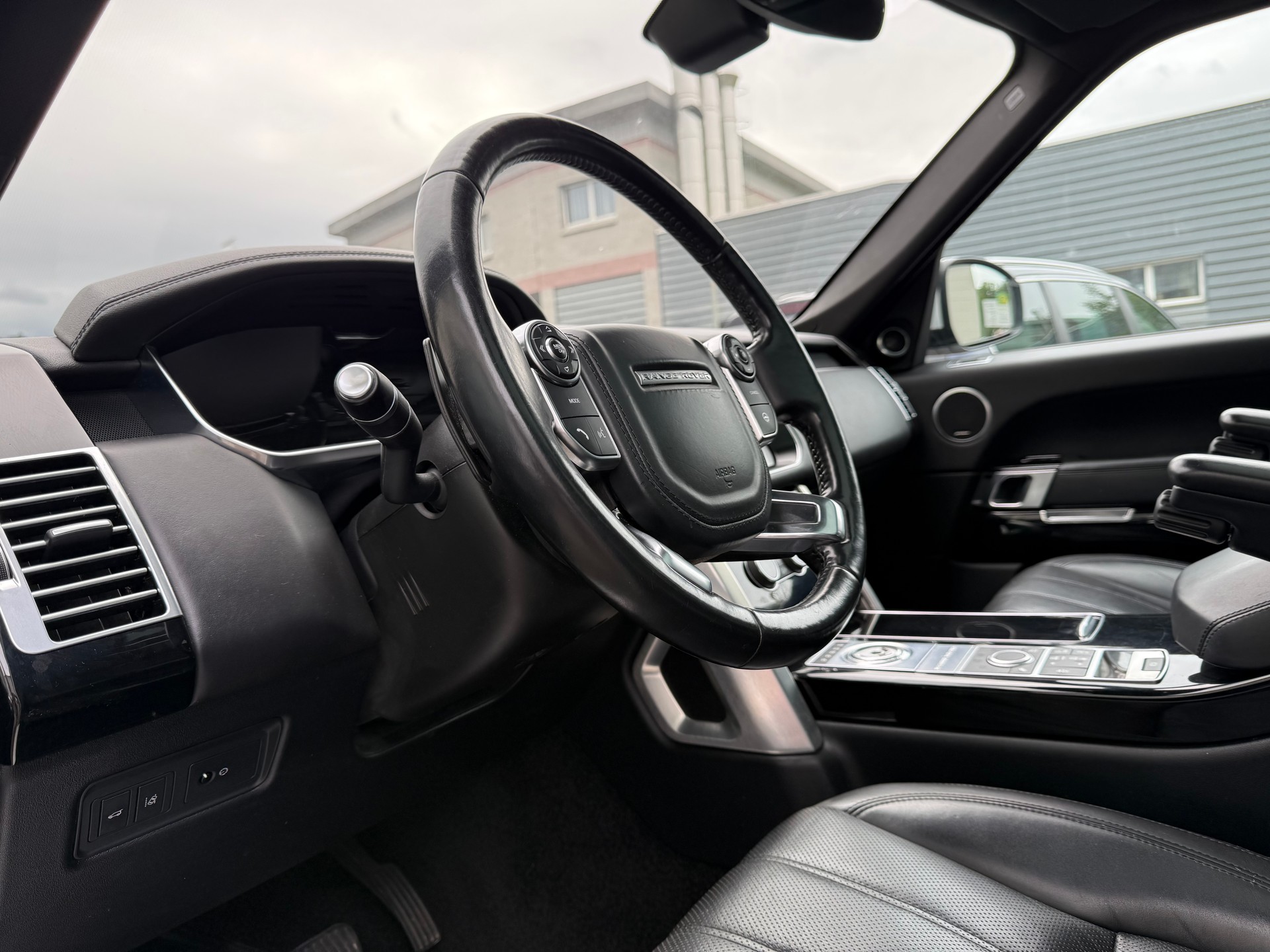 LAND ROVER Range Rover 3.0 TDV6 Vogue Automatic-image-5