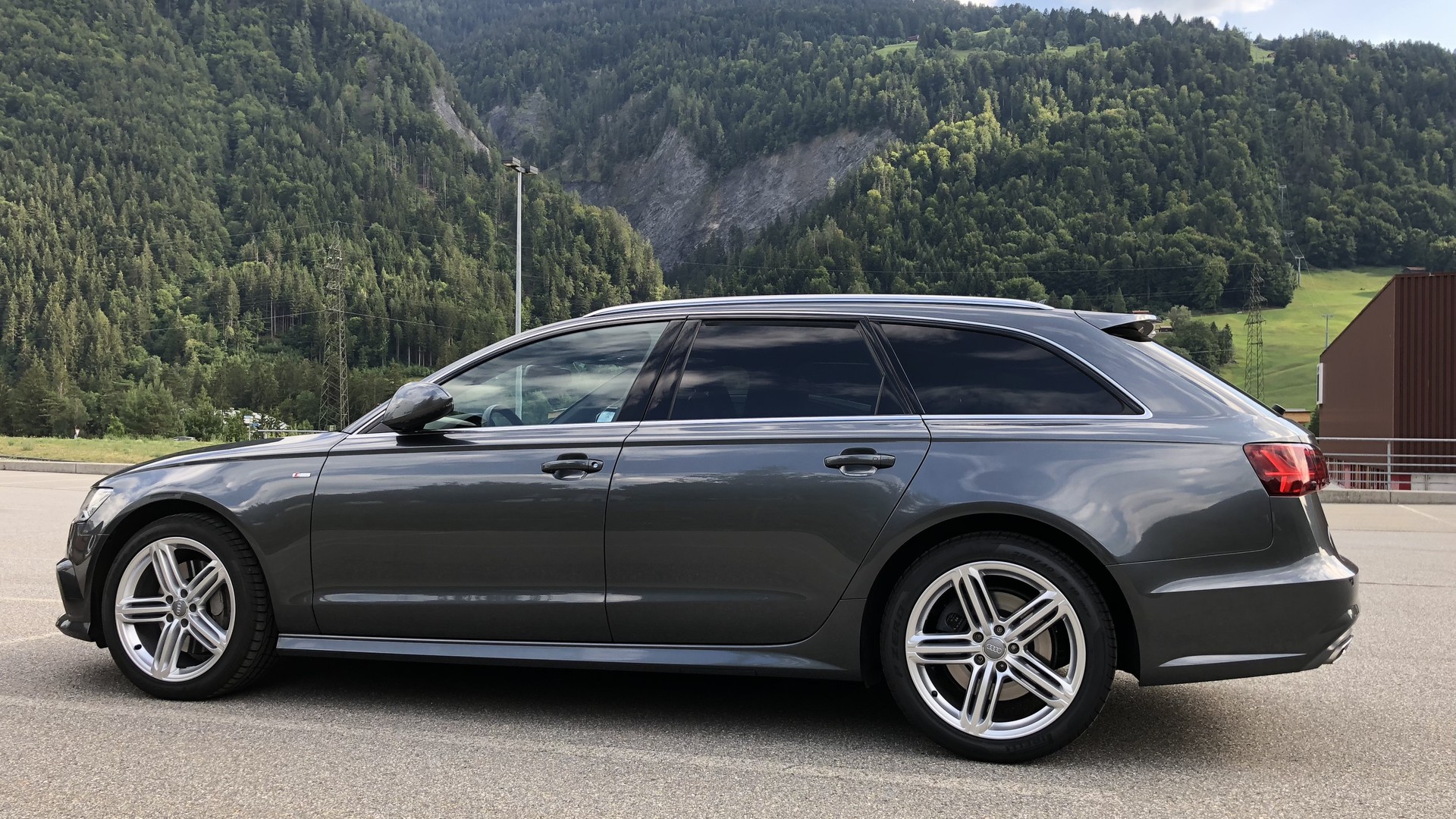 AUDI Avant-image-2