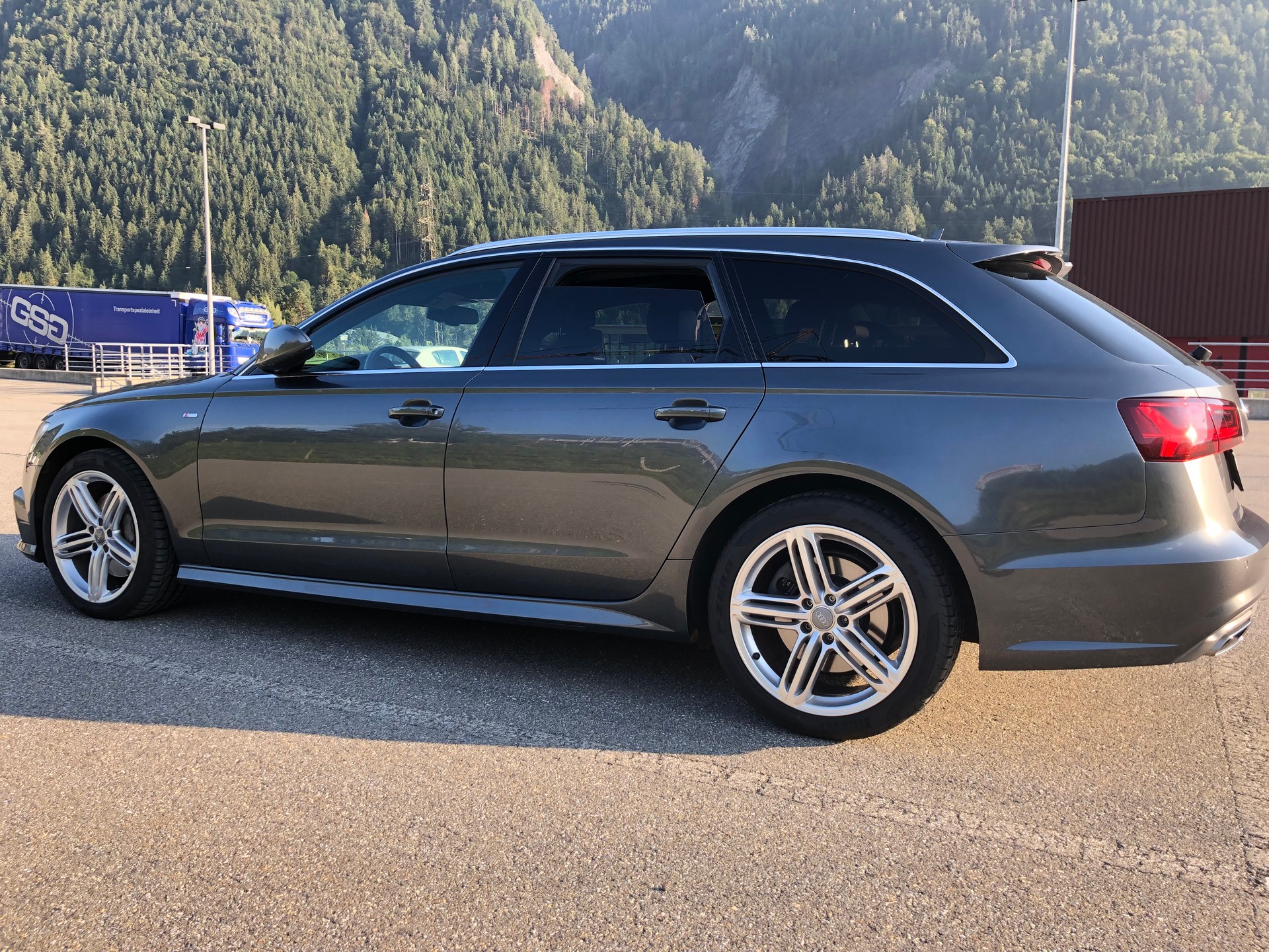 AUDI Avant-image-1