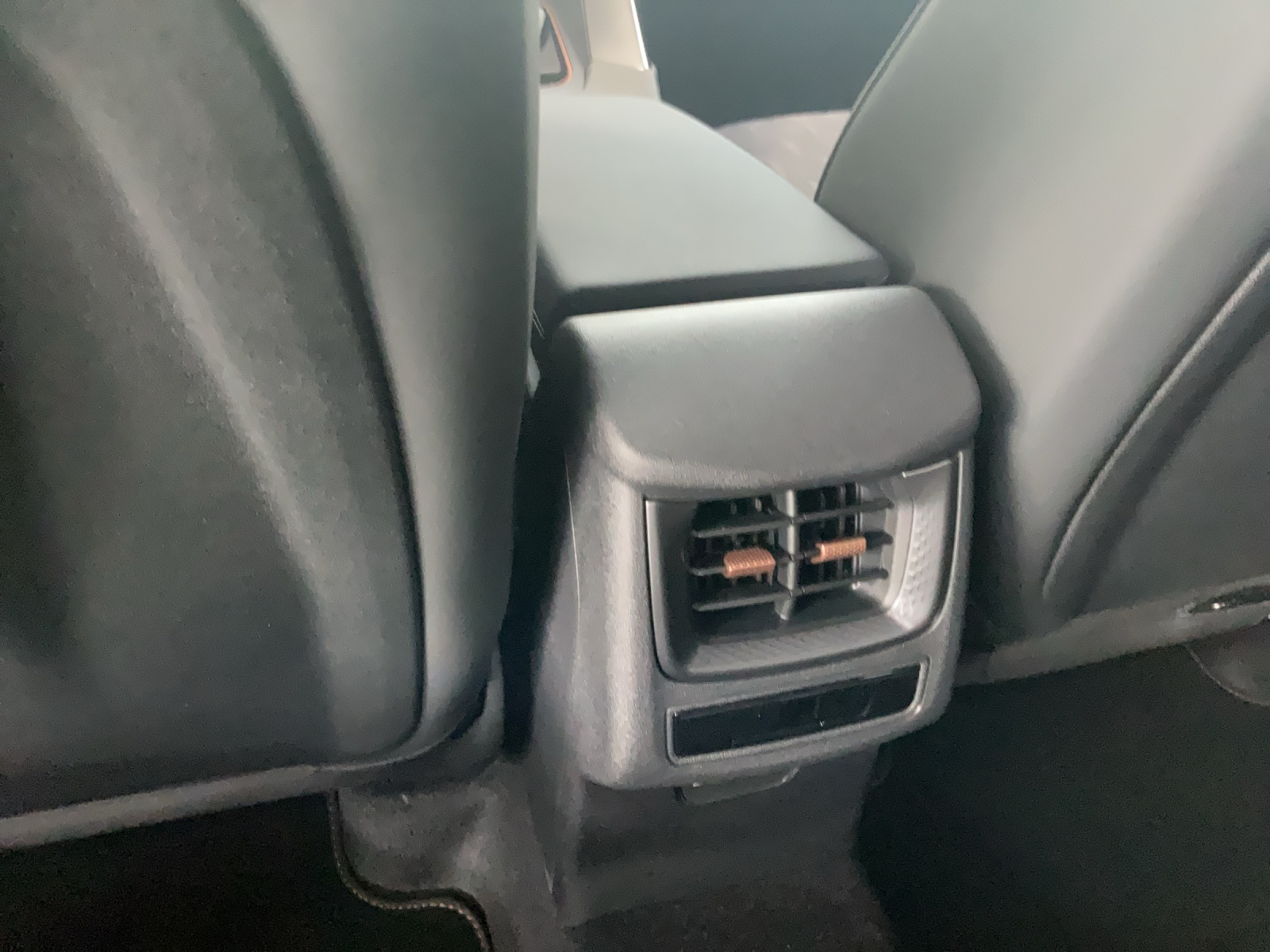 CUPRA Terramar 1.5 eHybrid DSG VZ-image-10