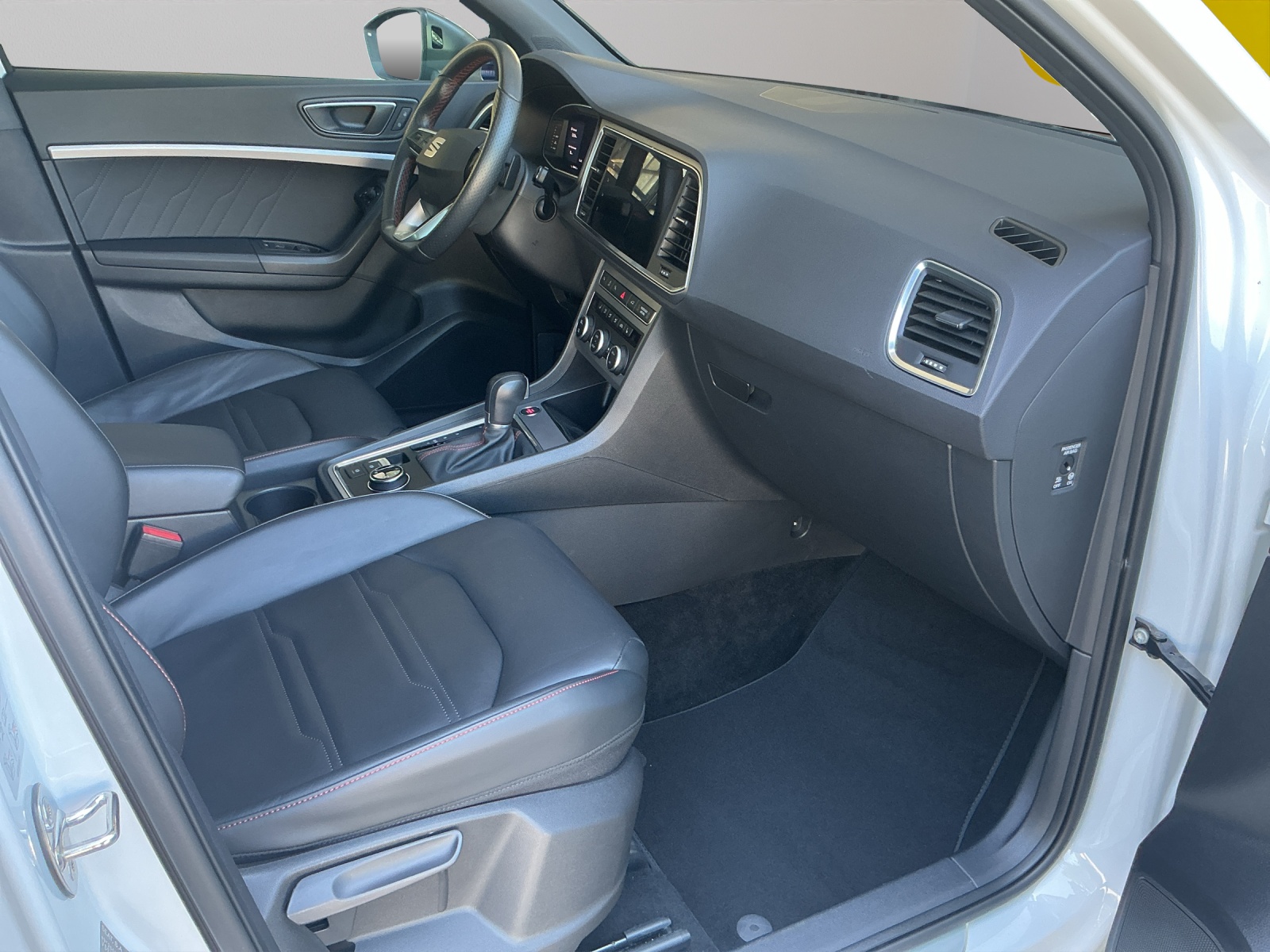 SEAT Ateca 2.0 TSI Hola FR 4Drive DSG-image-10