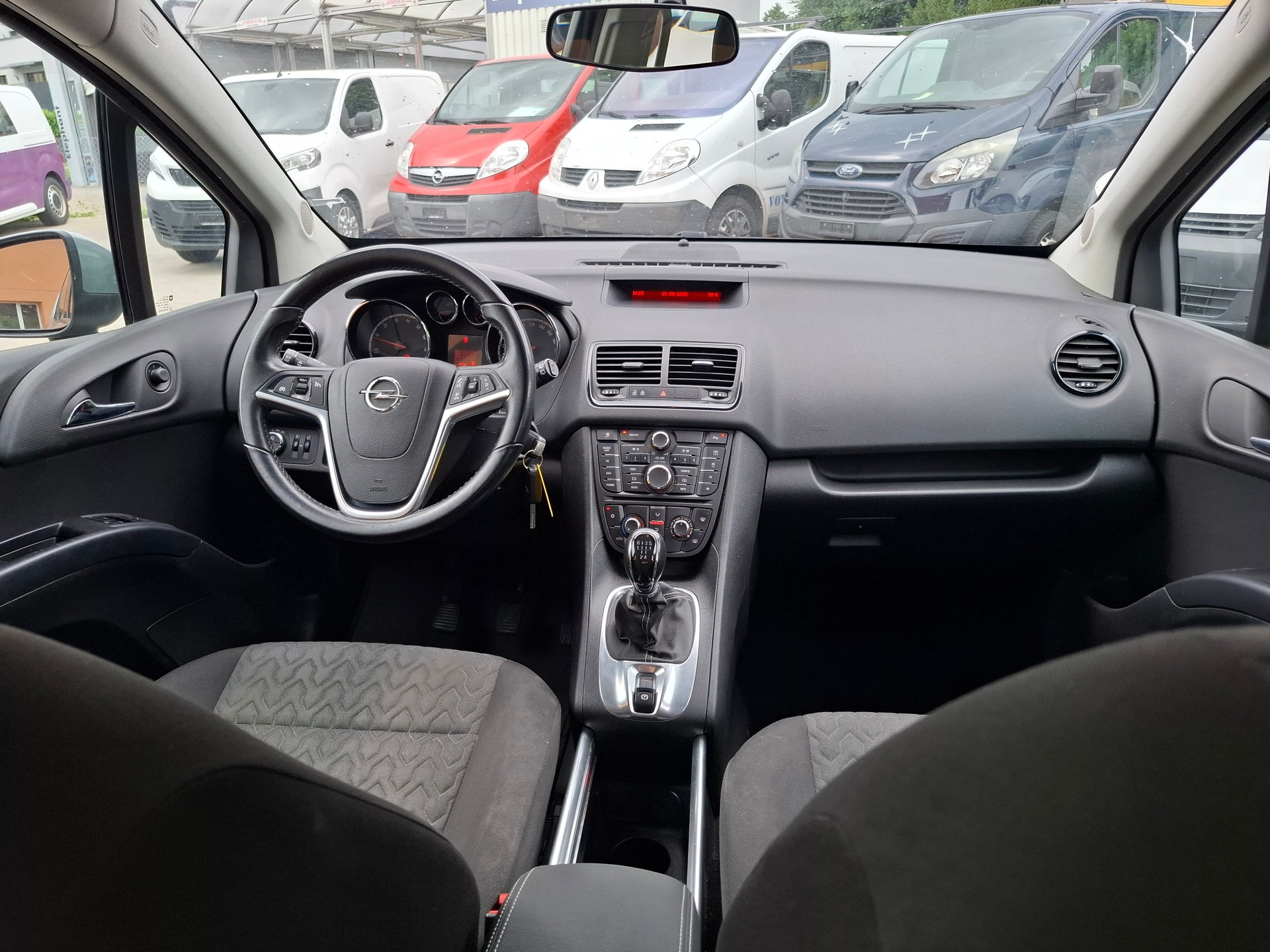 OPEL Meriva 1.4 Turbo Cosmo-image-9