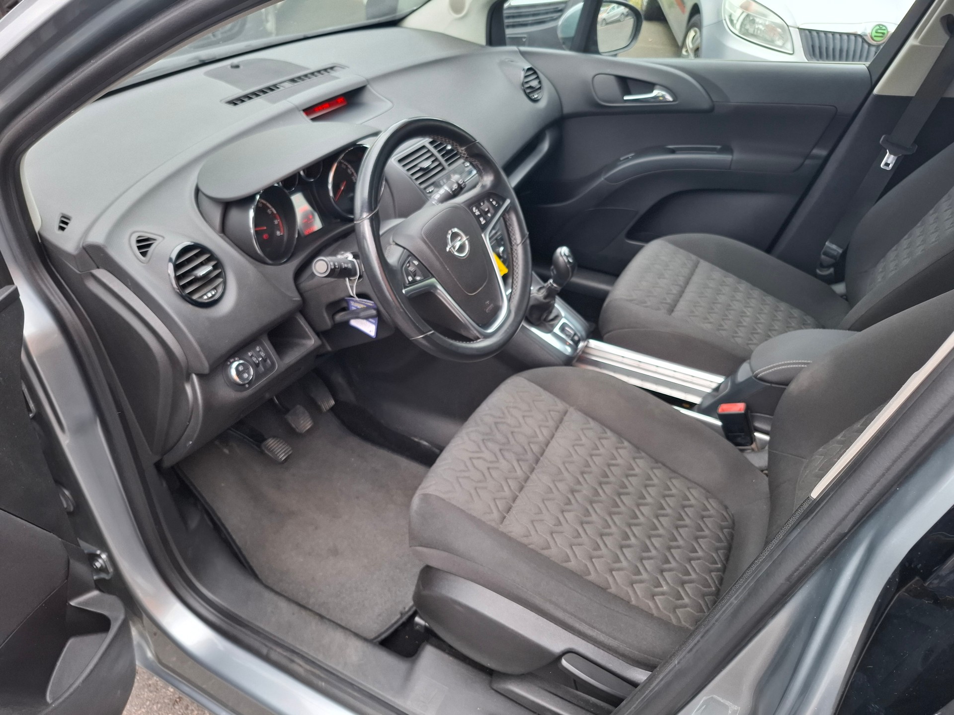 OPEL Meriva 1.4 Turbo Cosmo-image-7