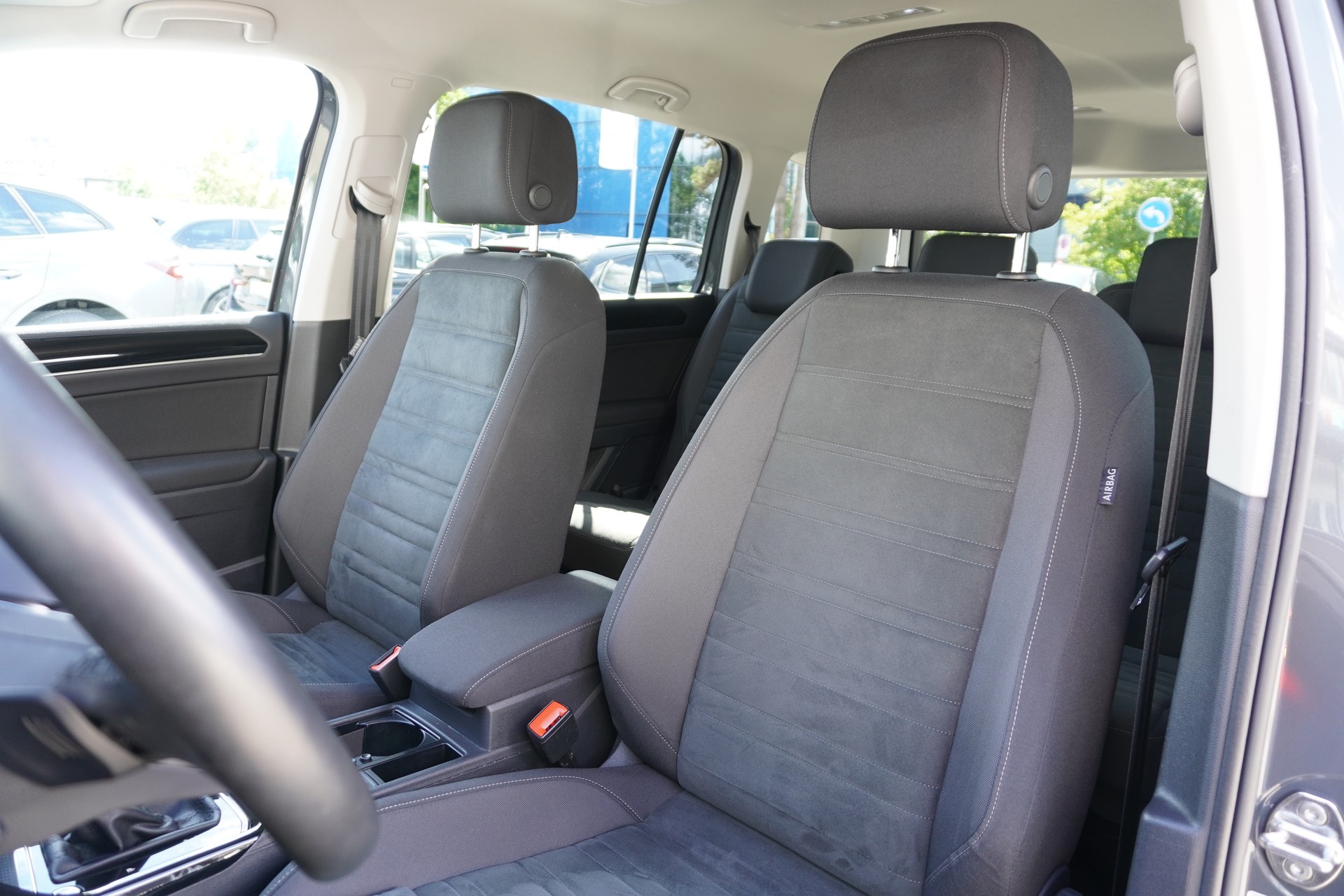 VW Touran 2.0 TDI BlueMotion Technology Highline DSG-image-11