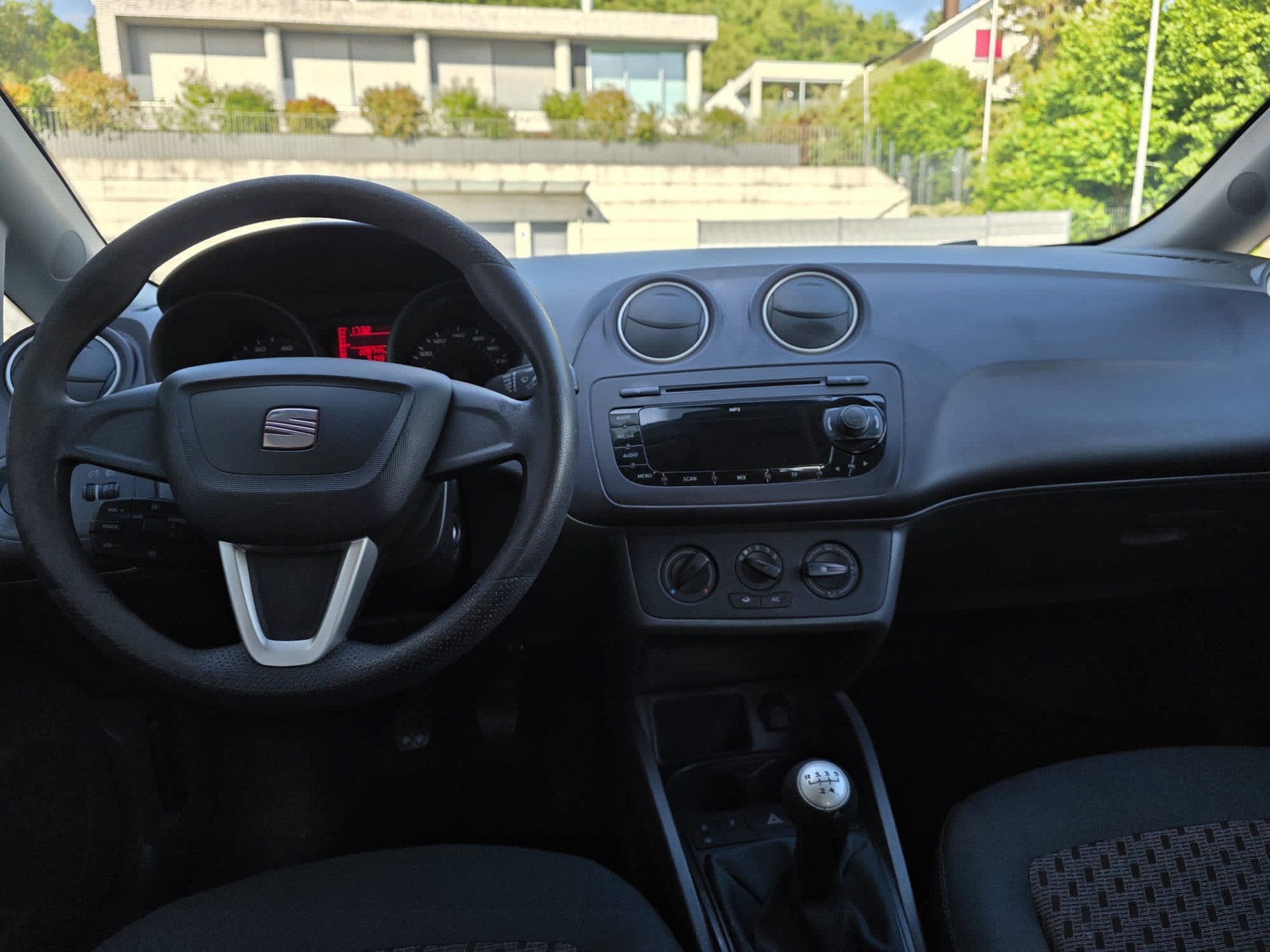SEAT Ibiza 1.4 Reference-image-6
