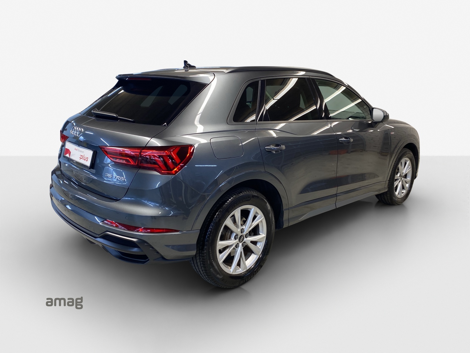 AUDI Q3 35 TFSI S line Attraction S-tronic-image-4