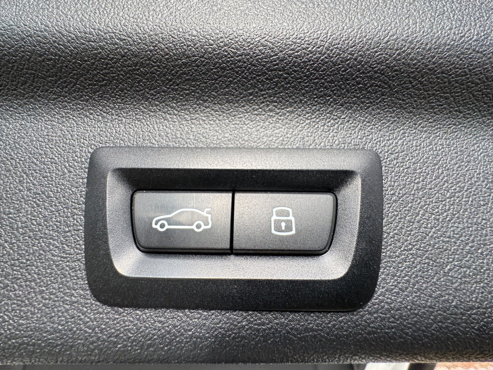 BMW X1 20d xDrive-image-23