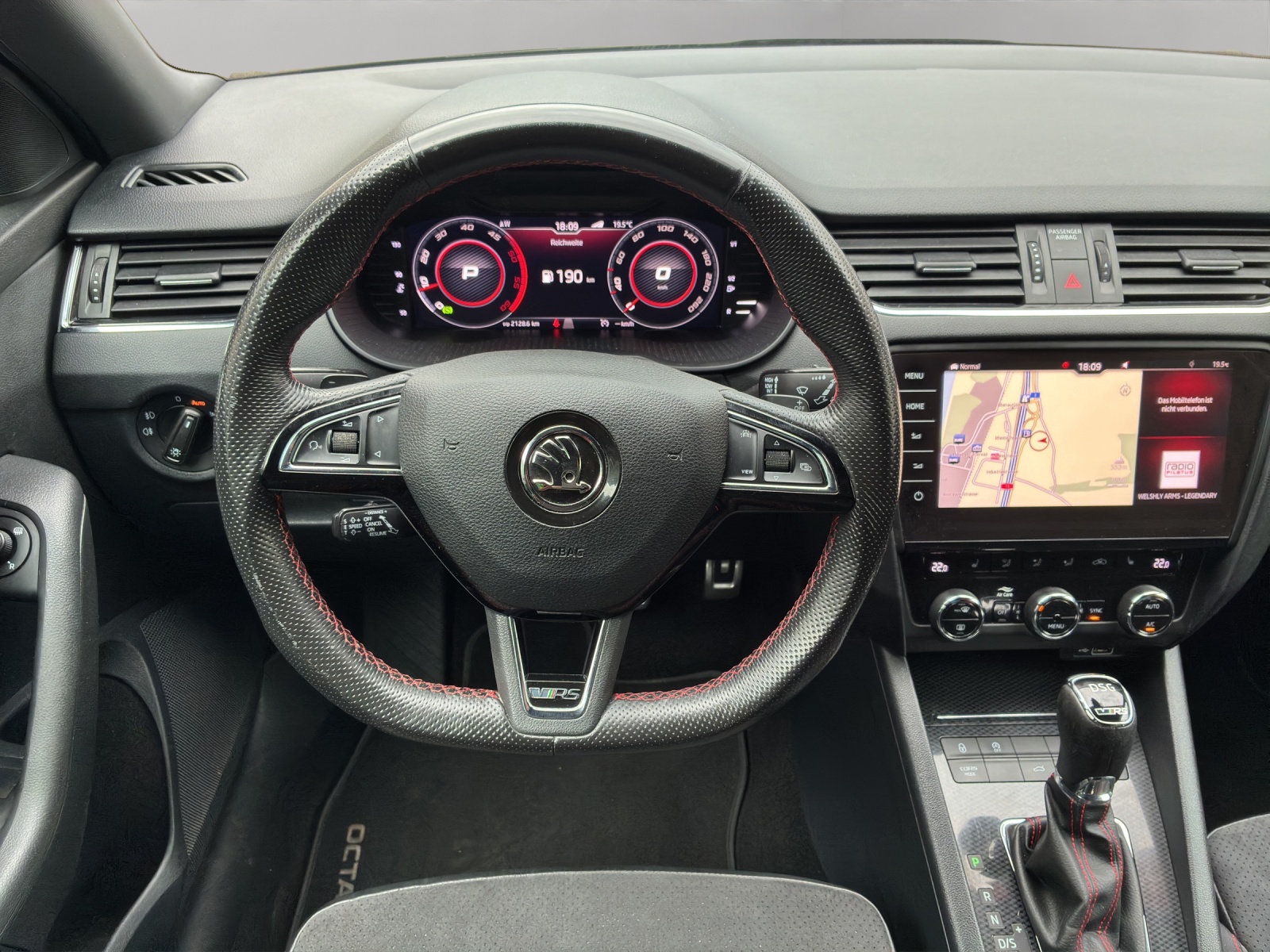 SKODA Octavia Combi 2.0 TDI RS 4x4 DSG-image-11