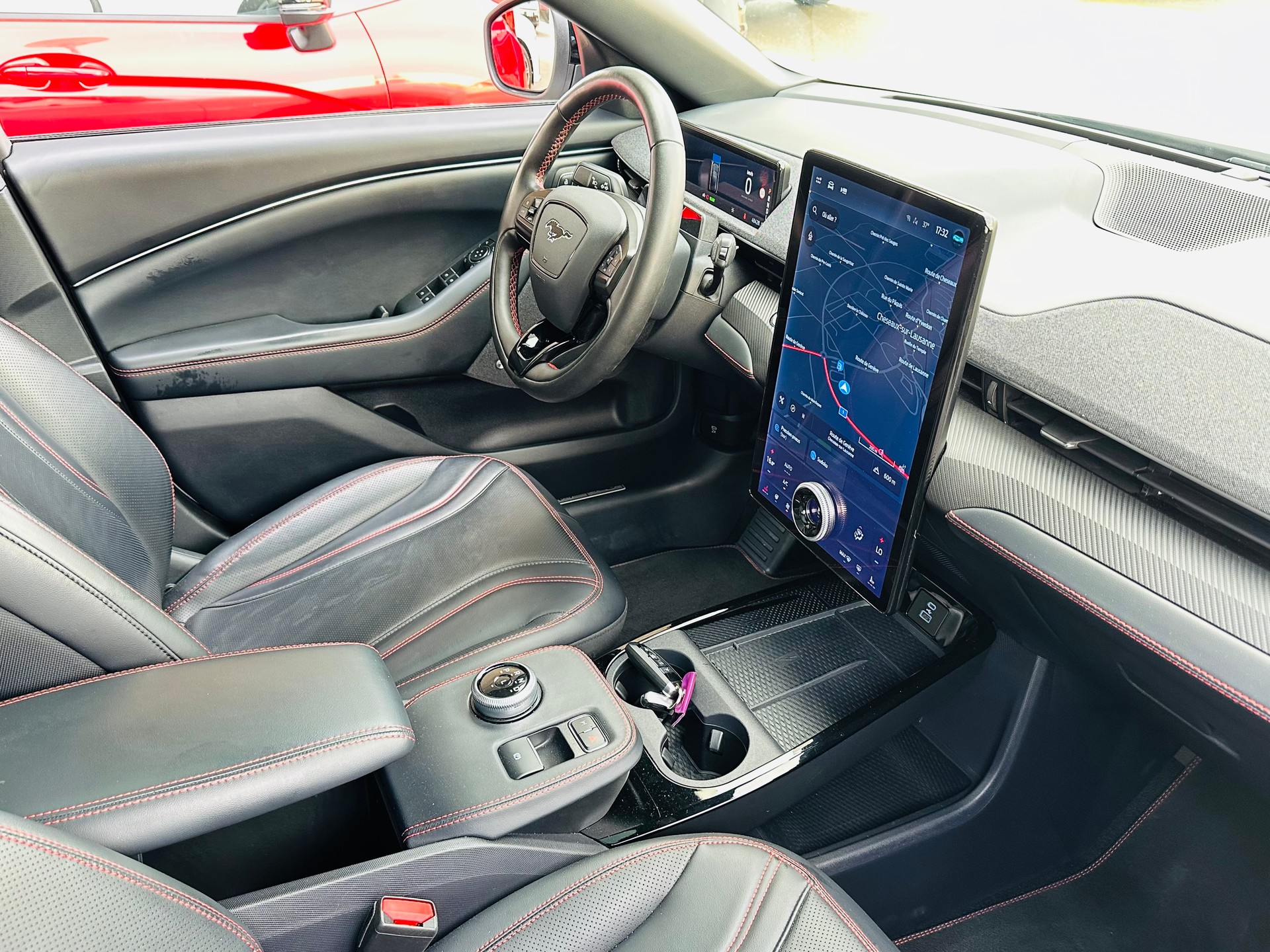 FORD Mustang MACH-E AWD 91 kWh-image-15