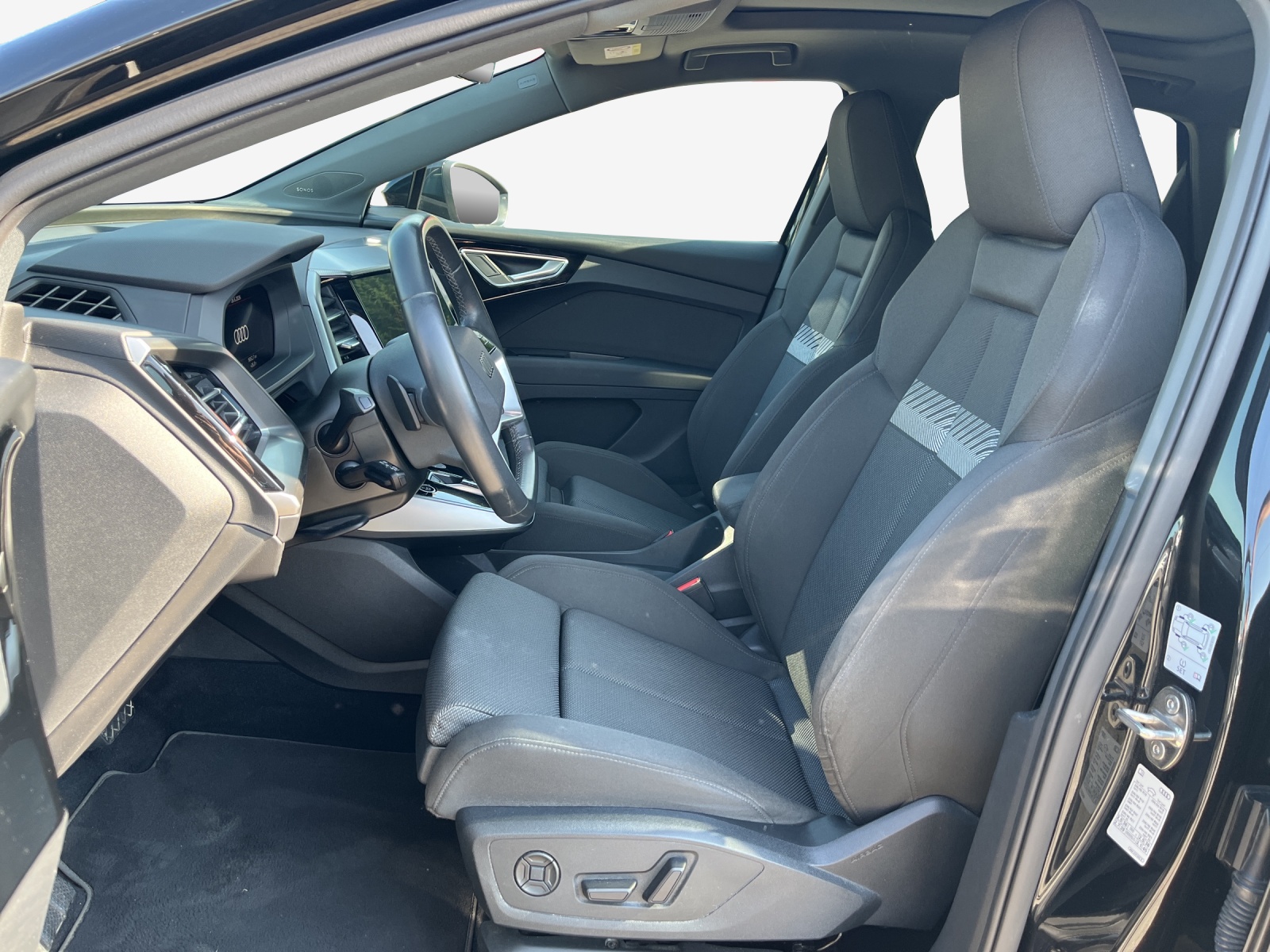 AUDI Q4 e-tron 40-image-8