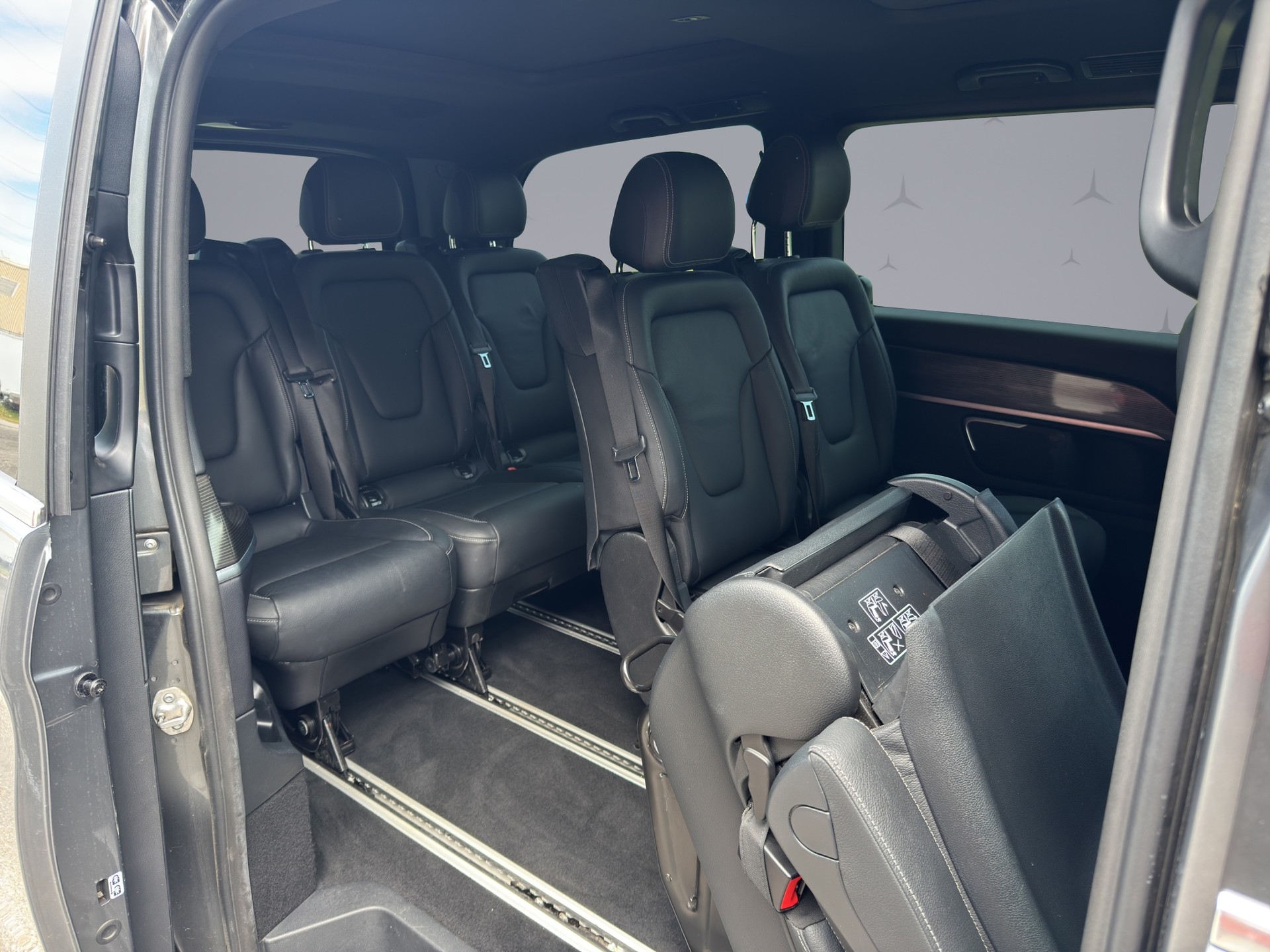 MERCEDES-BENZ EQV 300 Lang-image-19