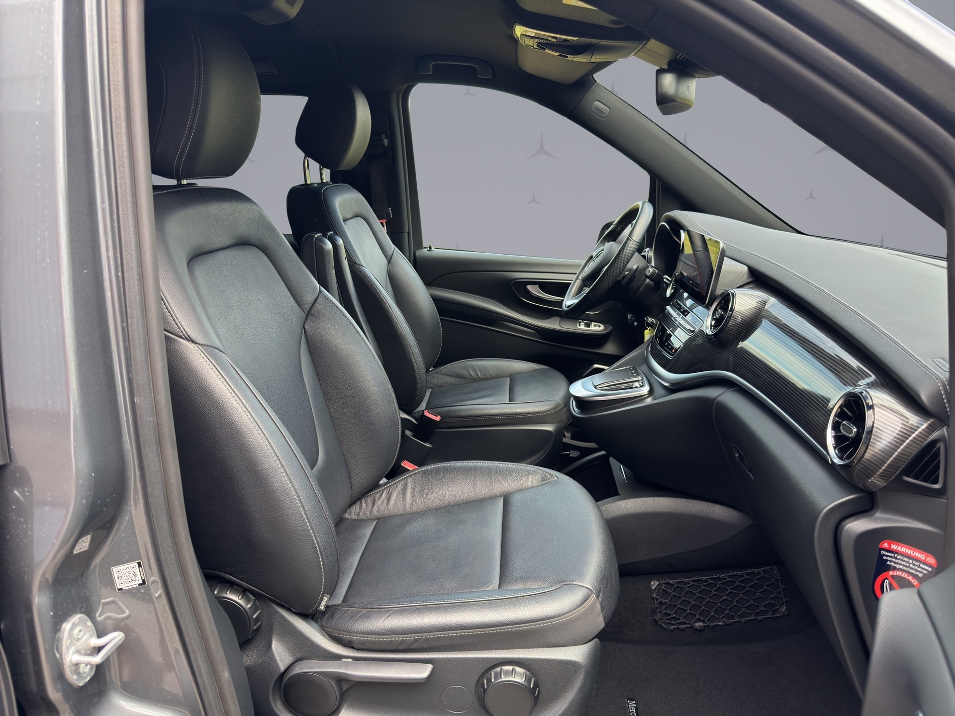 MERCEDES-BENZ EQV 300 Lang-image-18