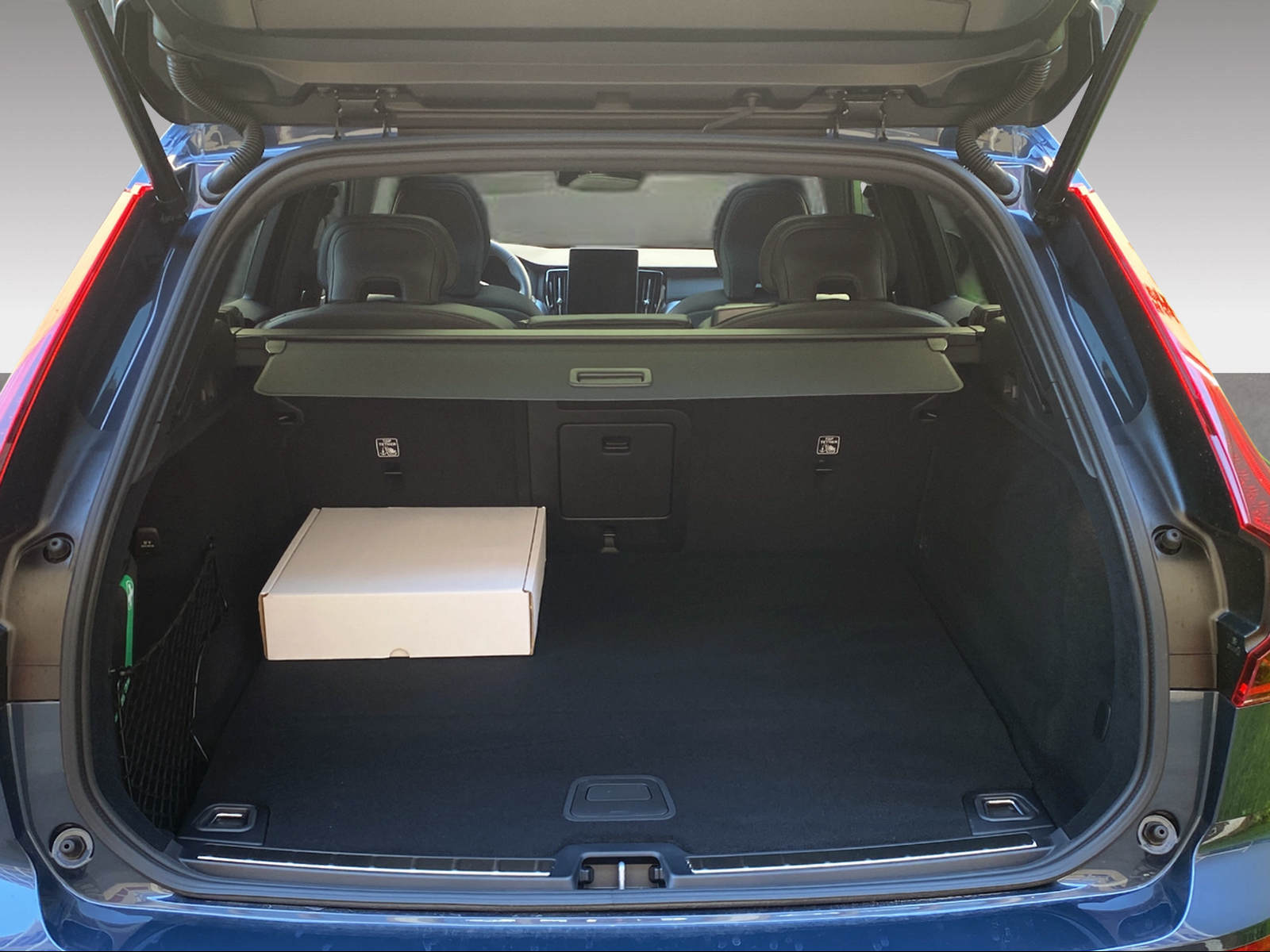 VOLVO XC60 2.0 T6 TE Black Edition eAWD-image-15