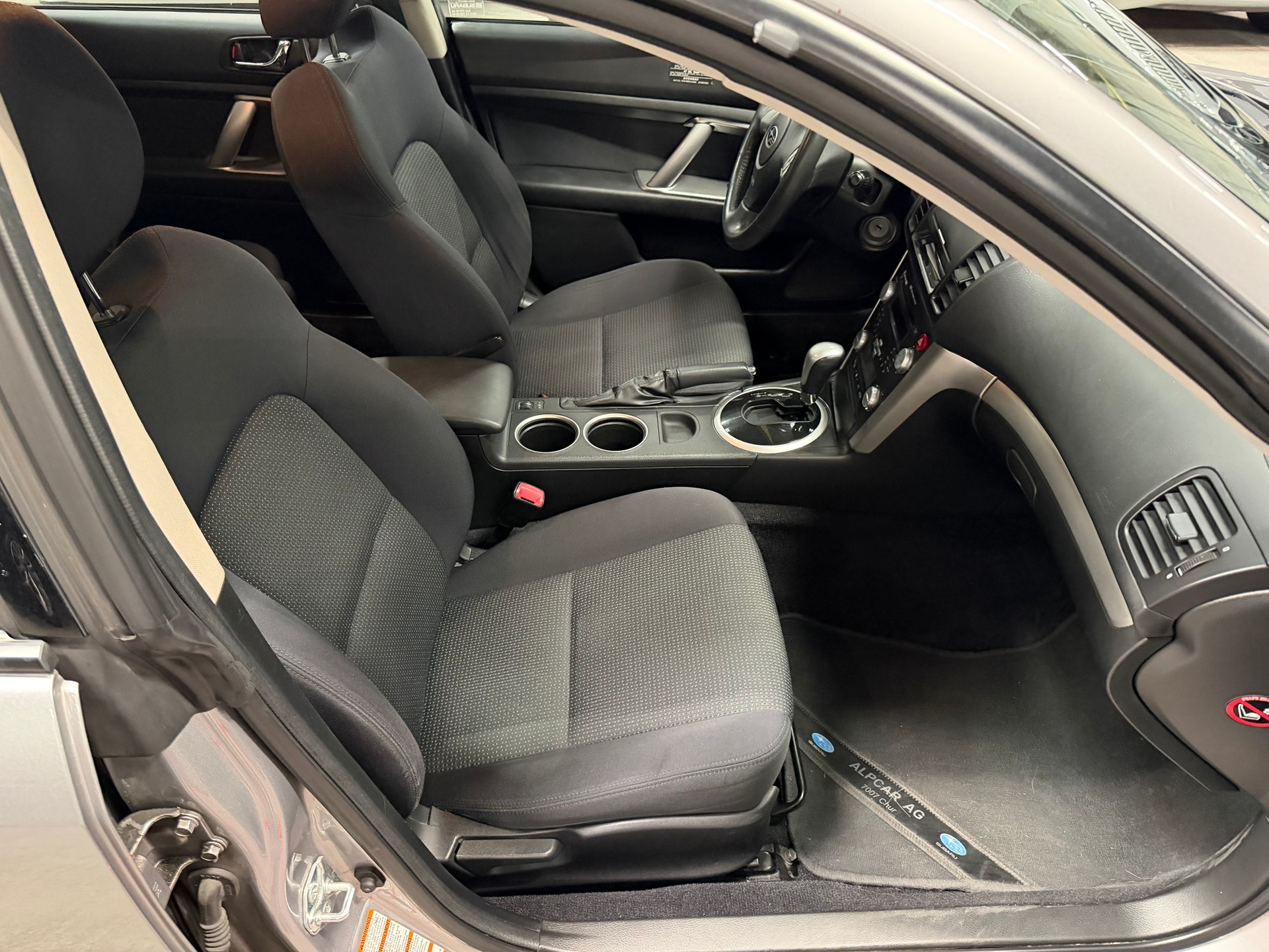 SUBARU Legacy 2.0R AWD Celebration Automatic-image-13