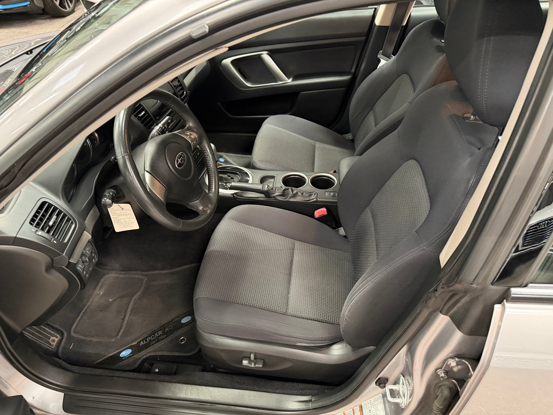 SUBARU Legacy 2.0R AWD Celebration Automatic-image-9
